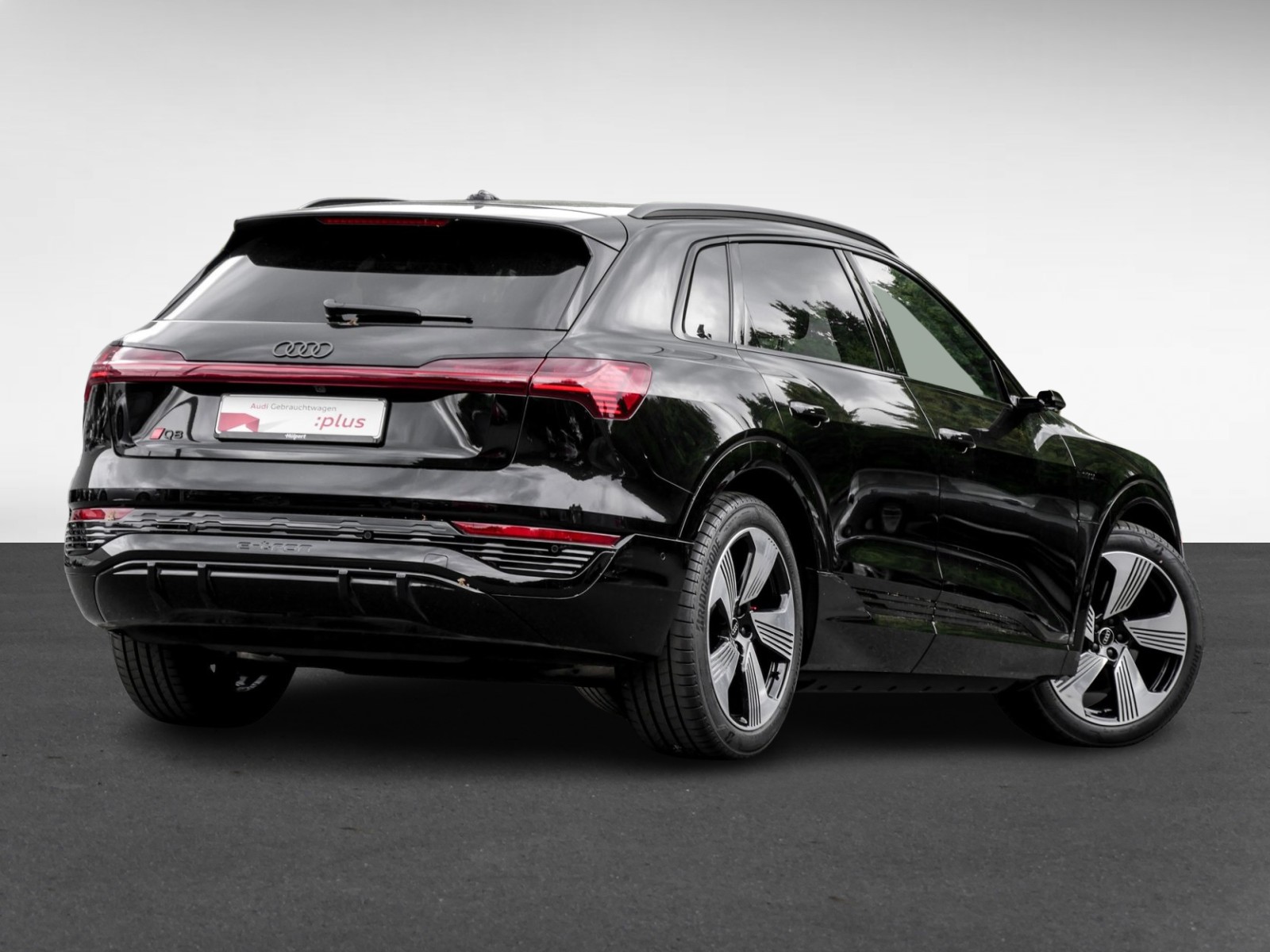 Audi Q8 e-tron 55 quattro S LINE BLACKPAK AHK CAM 21Z