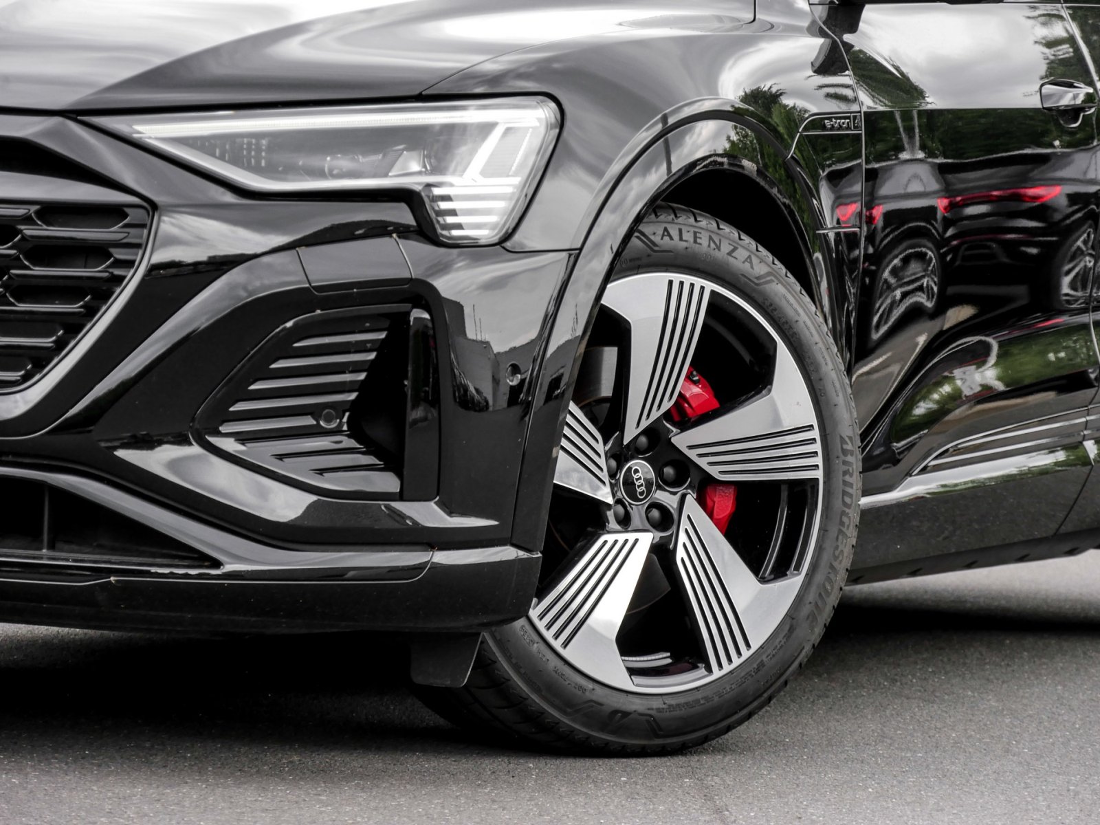 Audi Q8 e-tron 55 quattro S LINE BLACKPAK AHK CAM 21Z