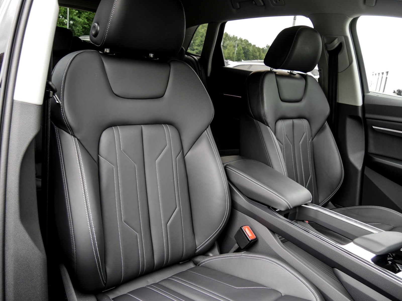 Audi Q8 e-tron 55 quattro S LINE BLACKPAK AHK CAM 21Z