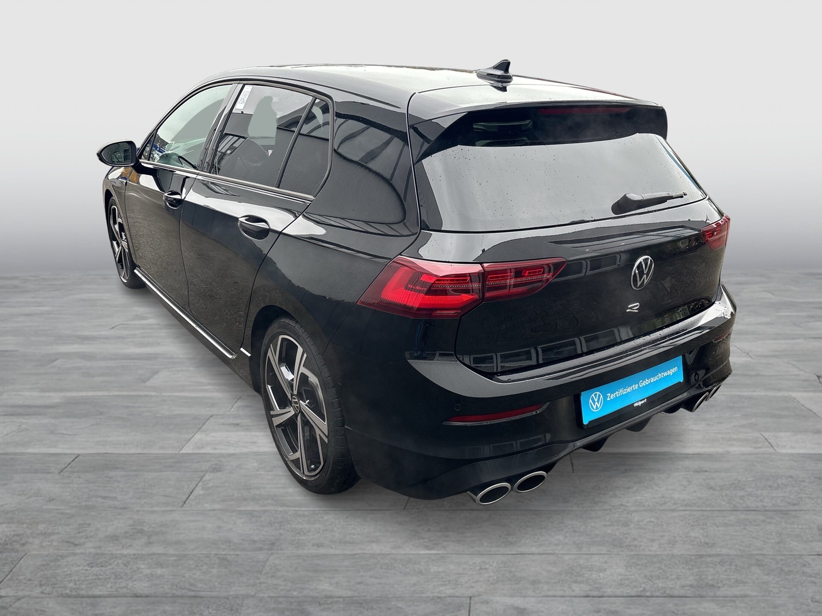 Volkswagen Golf VIII 2.0 R 4X4 PANO AHK CAM ACC LM18 NAVI