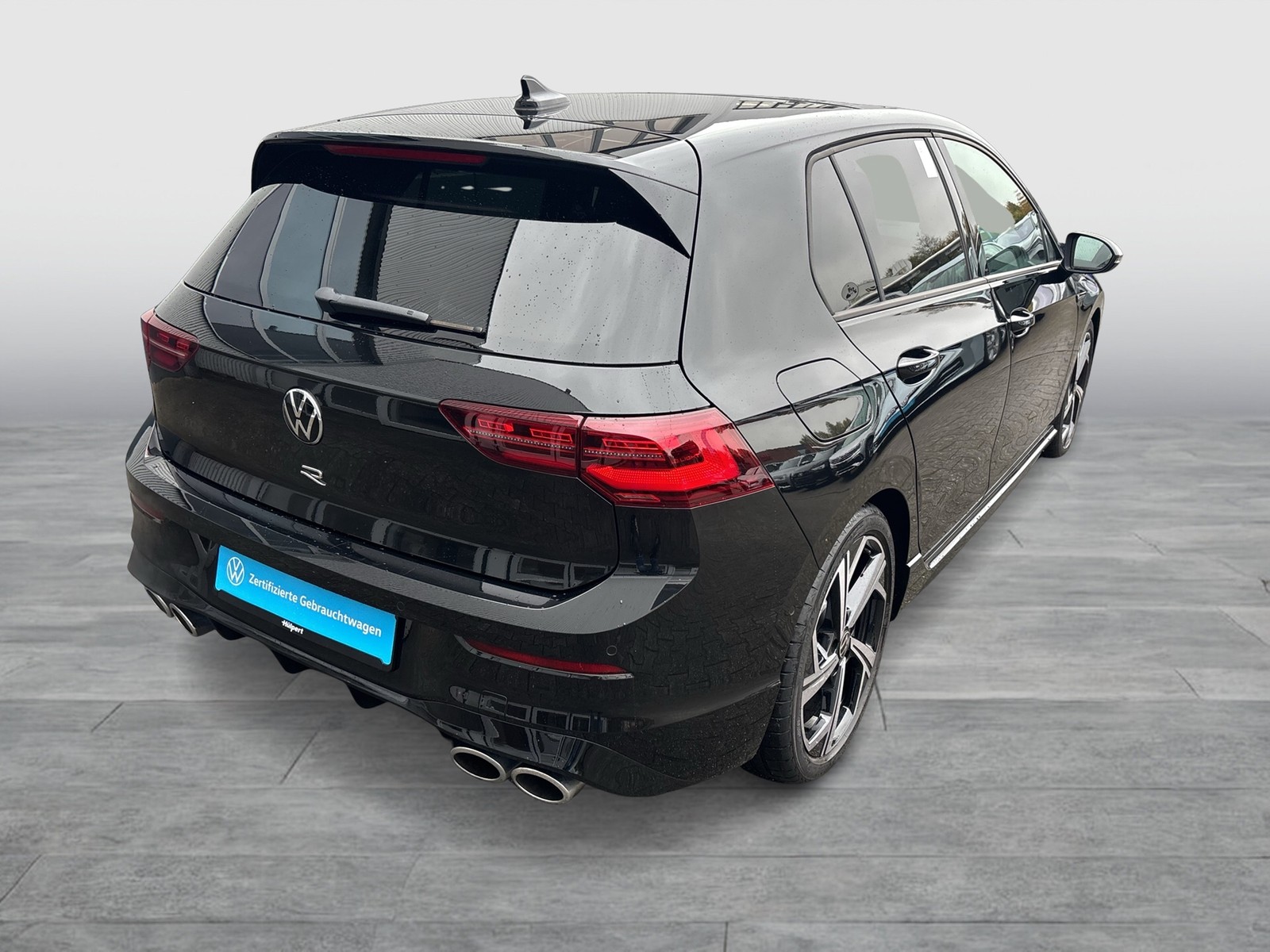 Volkswagen Golf VIII 2.0 R 4X4 PANO AHK CAM ACC LM18 NAVI