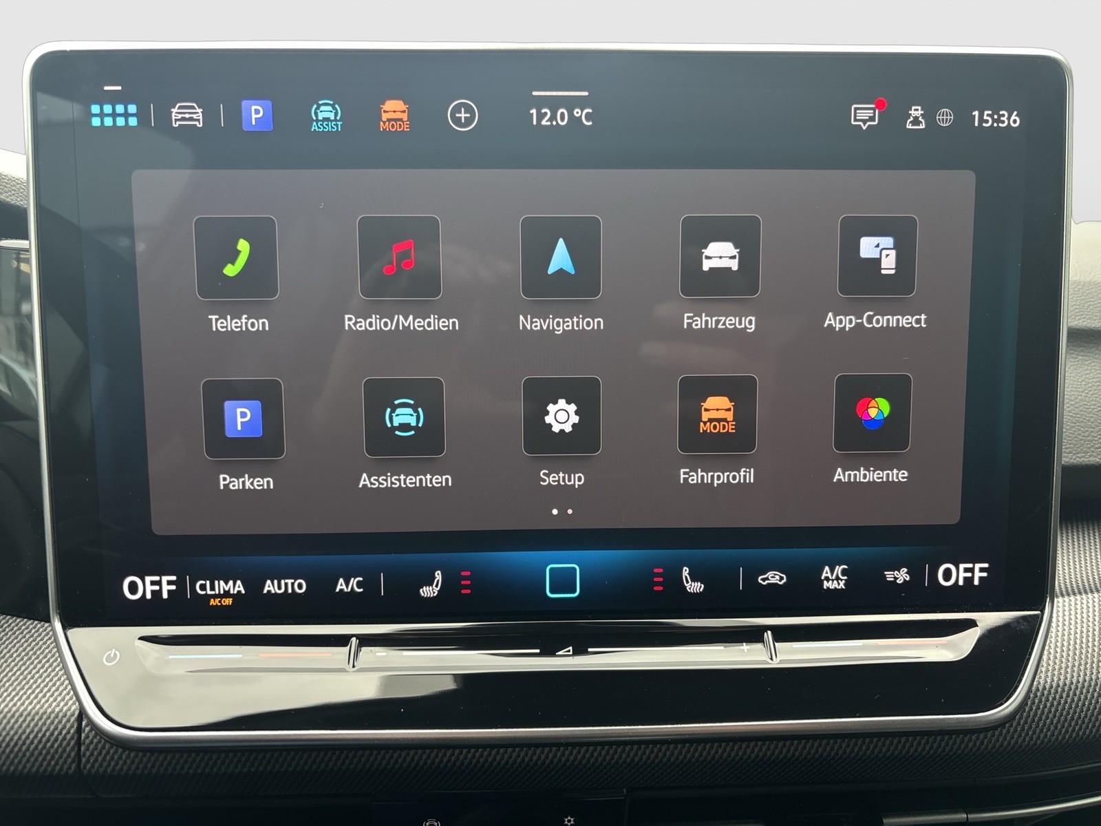 Volkswagen Golf VIII 1.5 R-LINE FACELIFT CAM LM17 CARPLAY