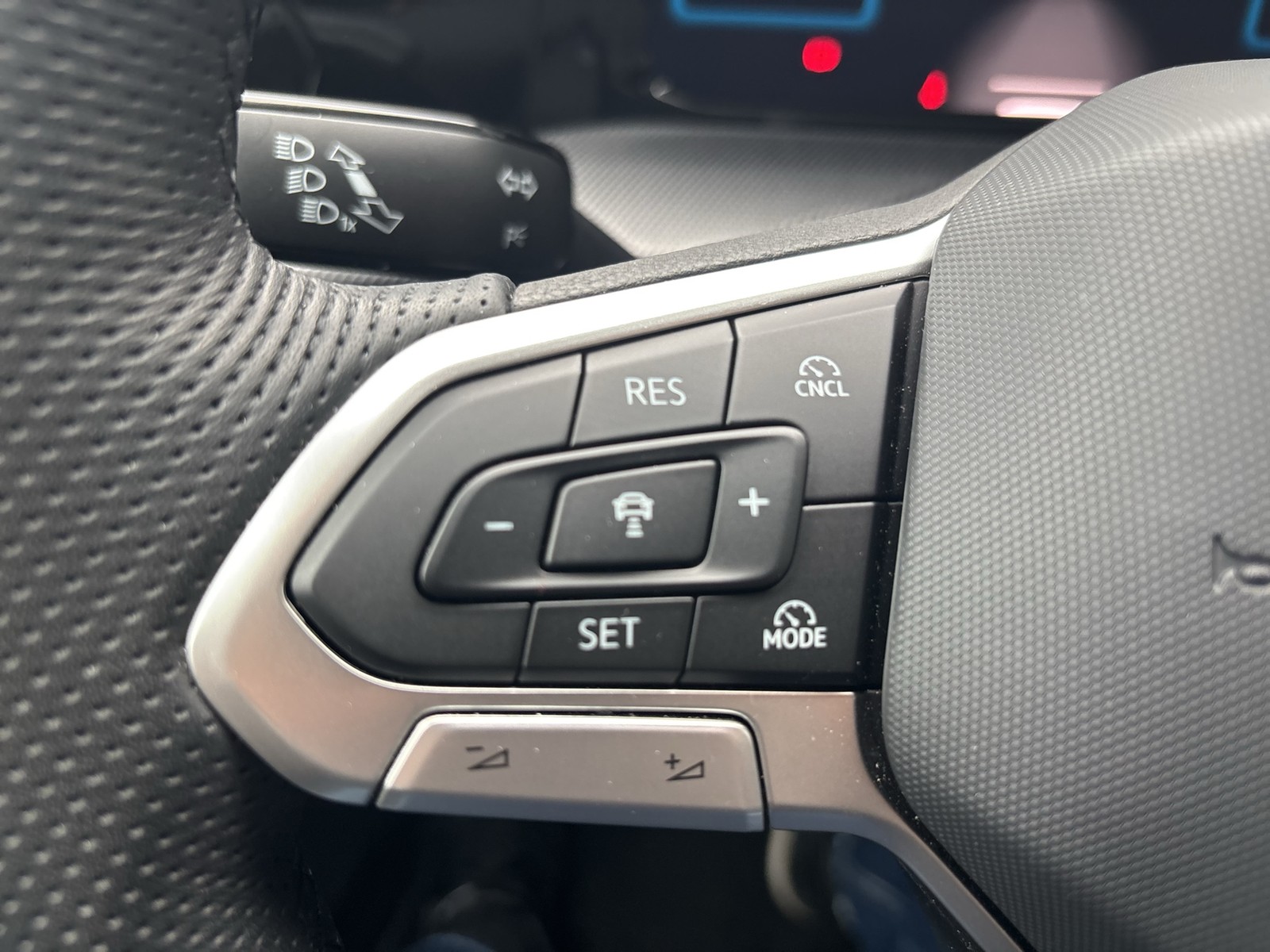 Volkswagen Golf VIII 1.5 R-LINE FACELIFT CAM LM17 CARPLAY