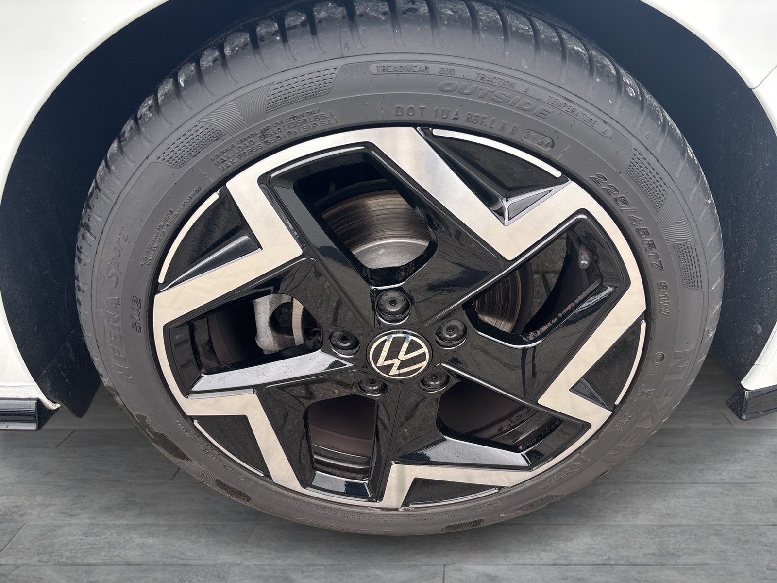 Volkswagen Golf VIII 1.5 R-LINE FACELIFT CAM LM17 CARPLAY