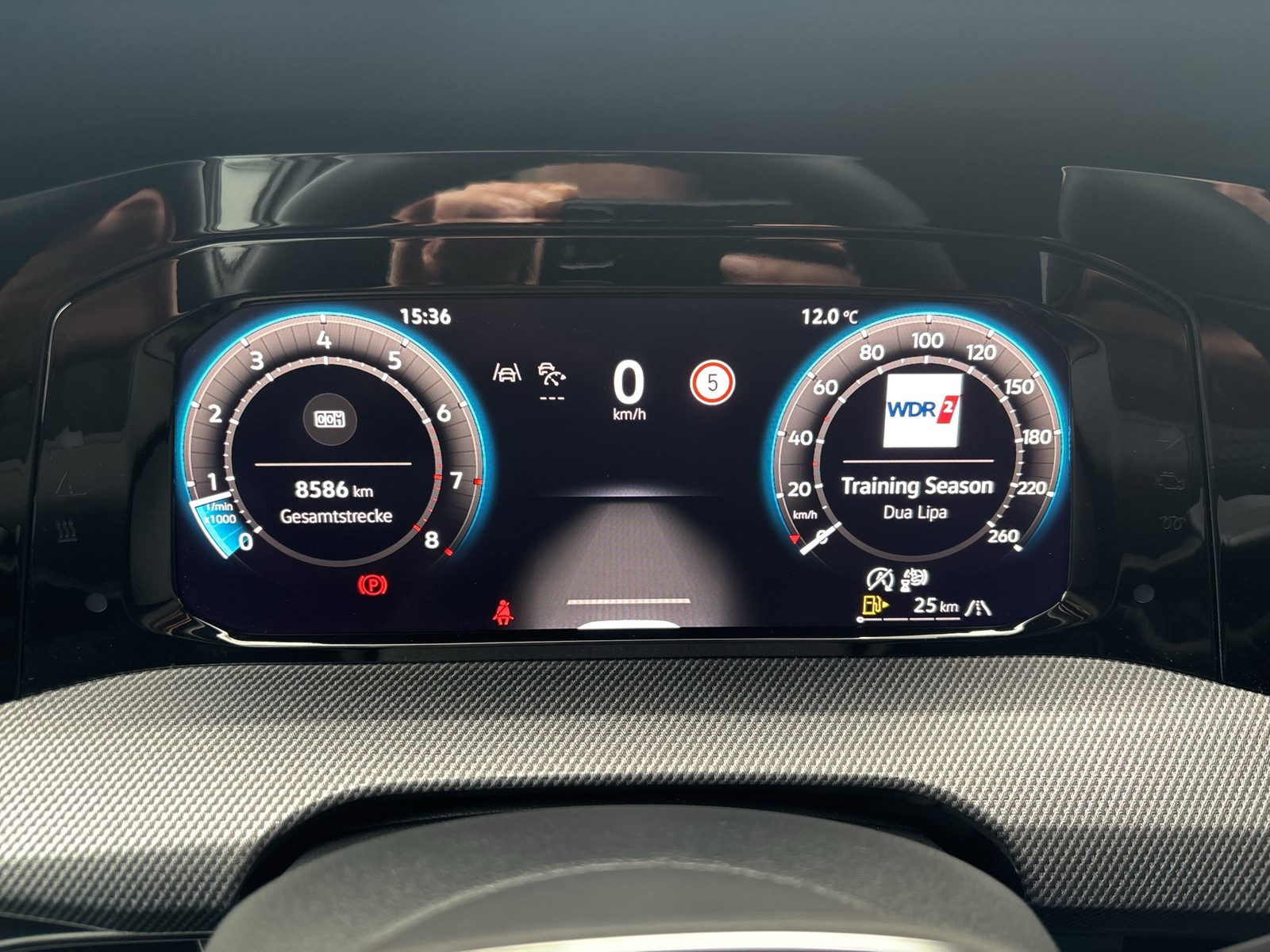 Volkswagen Golf VIII 1.5 R-LINE FACELIFT CAM LM17 CARPLAY