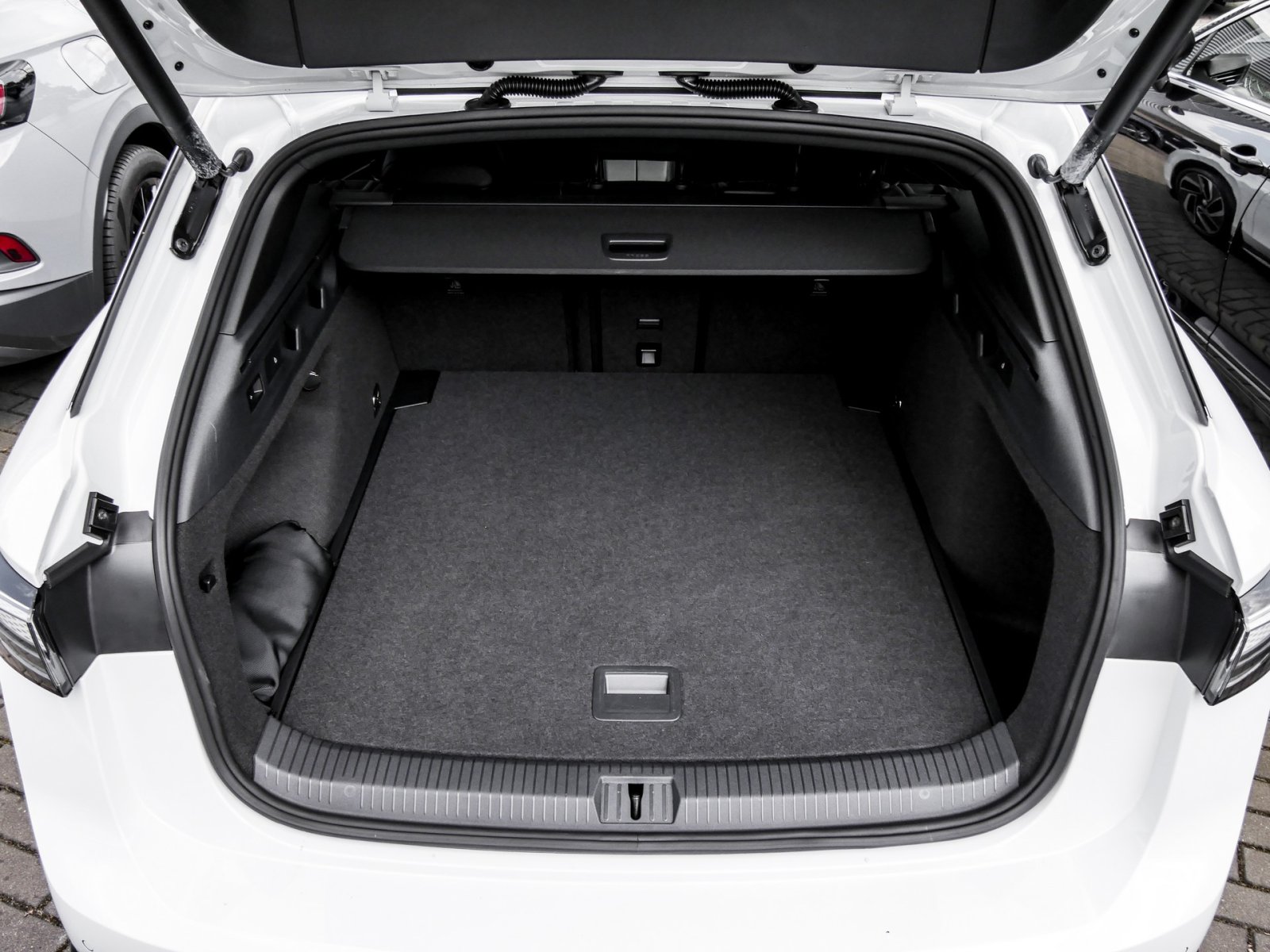 Volkswagen ID.7 Tourer PRO AHK 360°CAM ACC LM20 E-KLAPPE