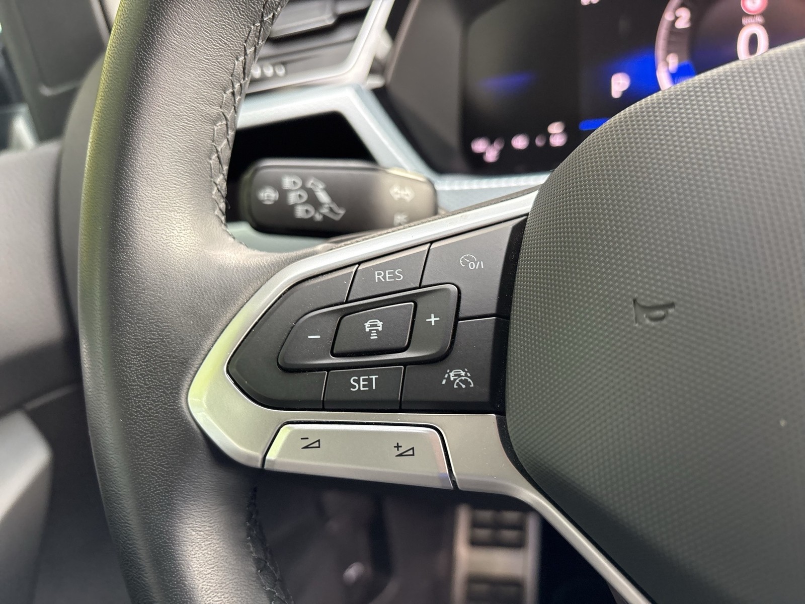 Volkswagen Touran 1.5 GOAL 7SITZE AHK ACC CARPLAY SITZHEIZ.