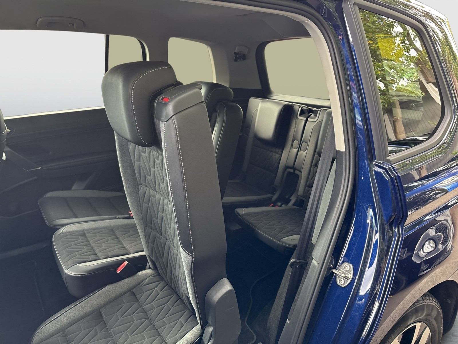 Volkswagen Touran 1.5 GOAL 7SITZE AHK ACC CARPLAY SITZHEIZ.