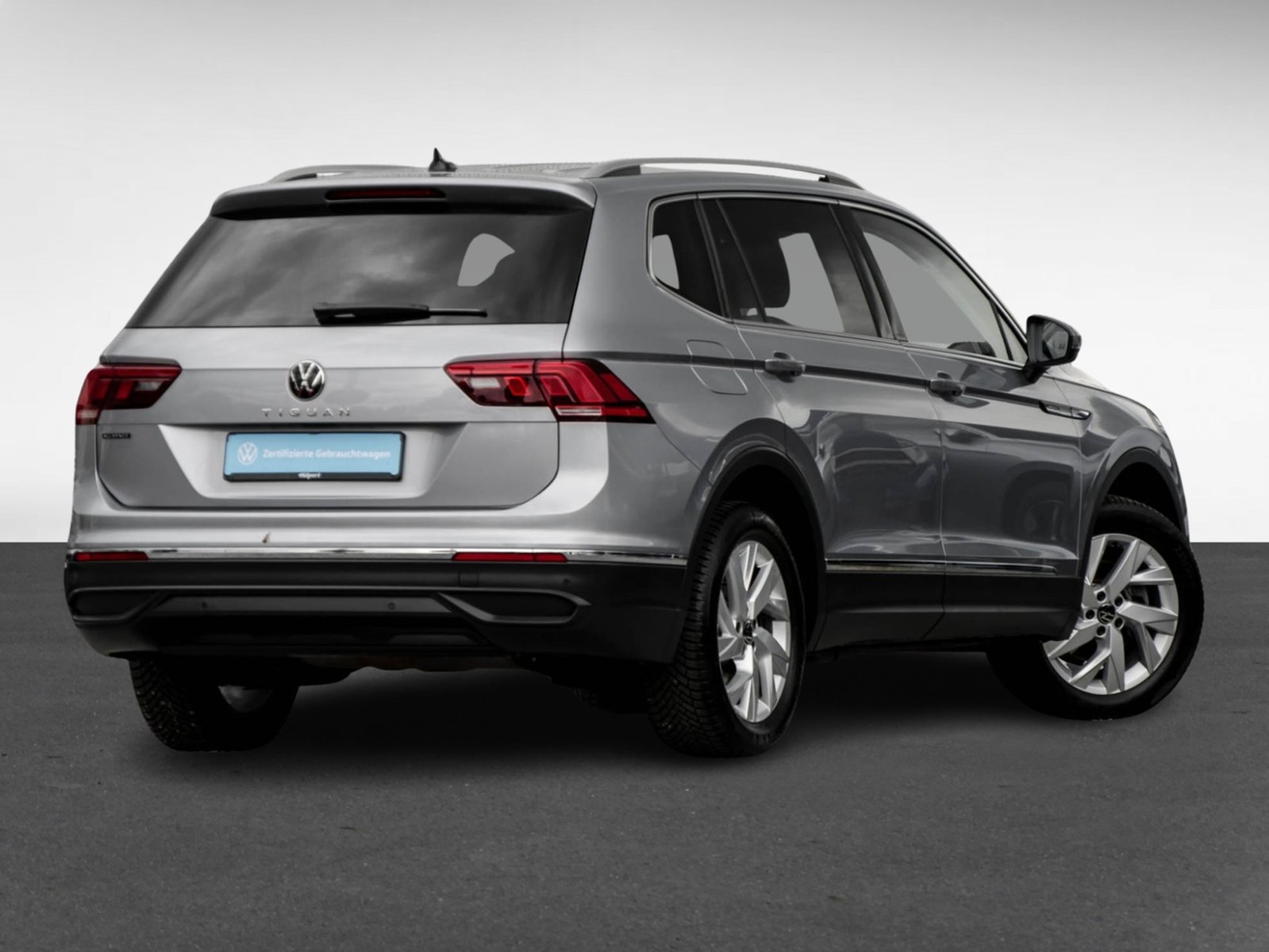 Volkswagen Tiguan Allspace 1.5 LIFE 7SITZE AHK ACC LM18 NAVI