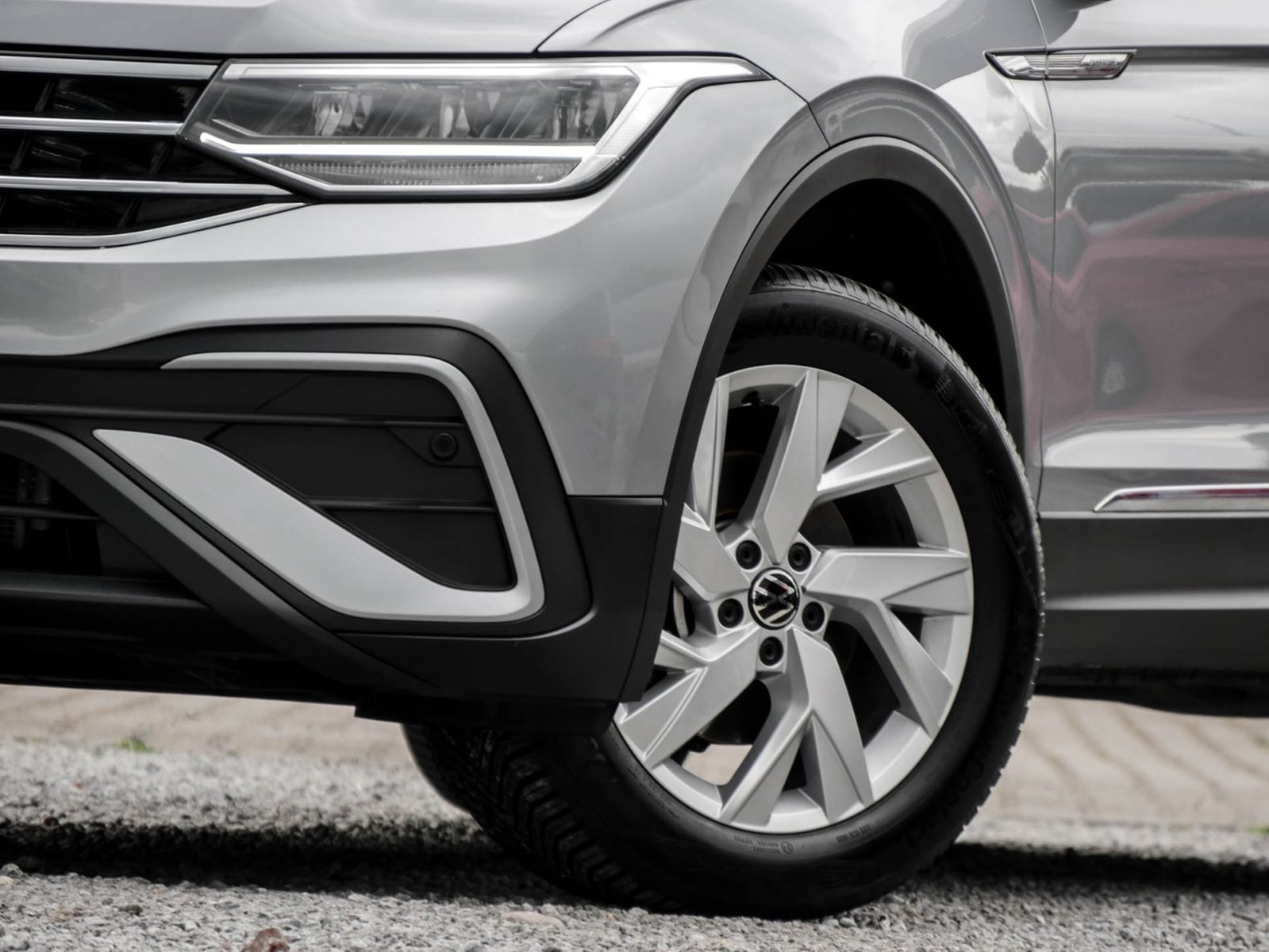 Volkswagen Tiguan Allspace 1.5 LIFE 7SITZE AHK ACC LM18 NAVI