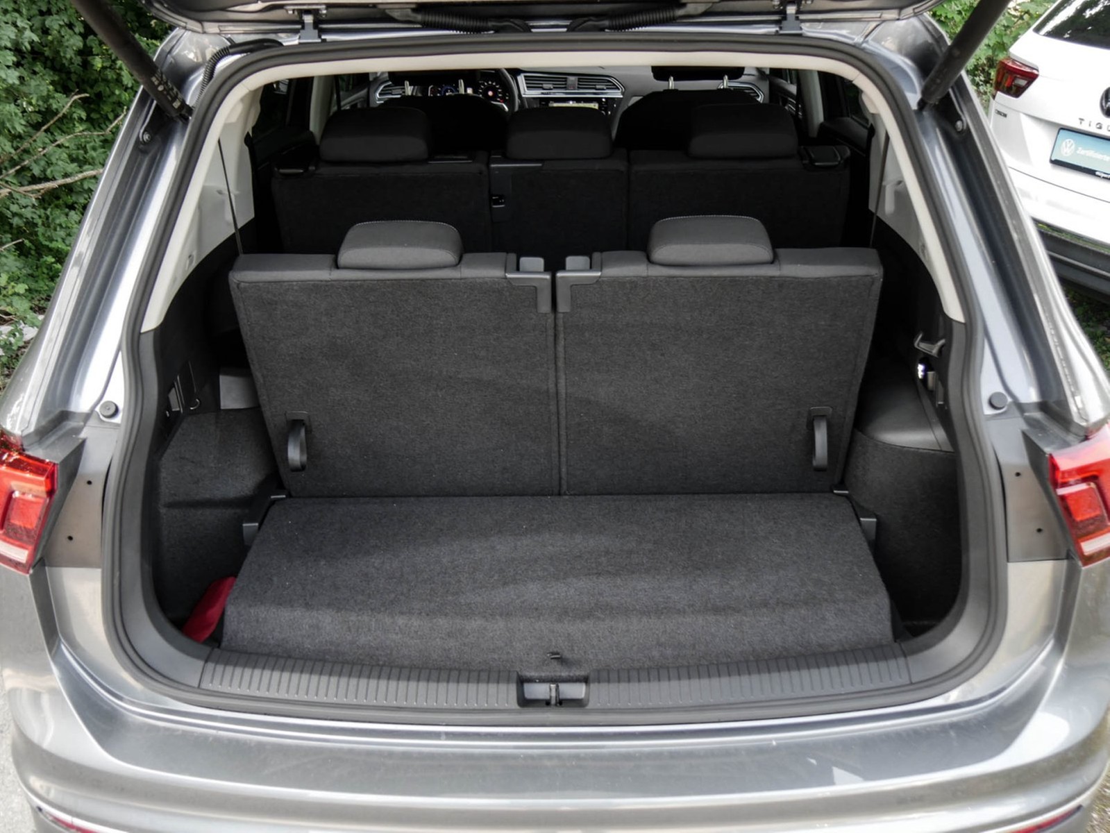 Volkswagen Tiguan Allspace 1.5 LIFE 7SITZE AHK ACC LM18 NAVI