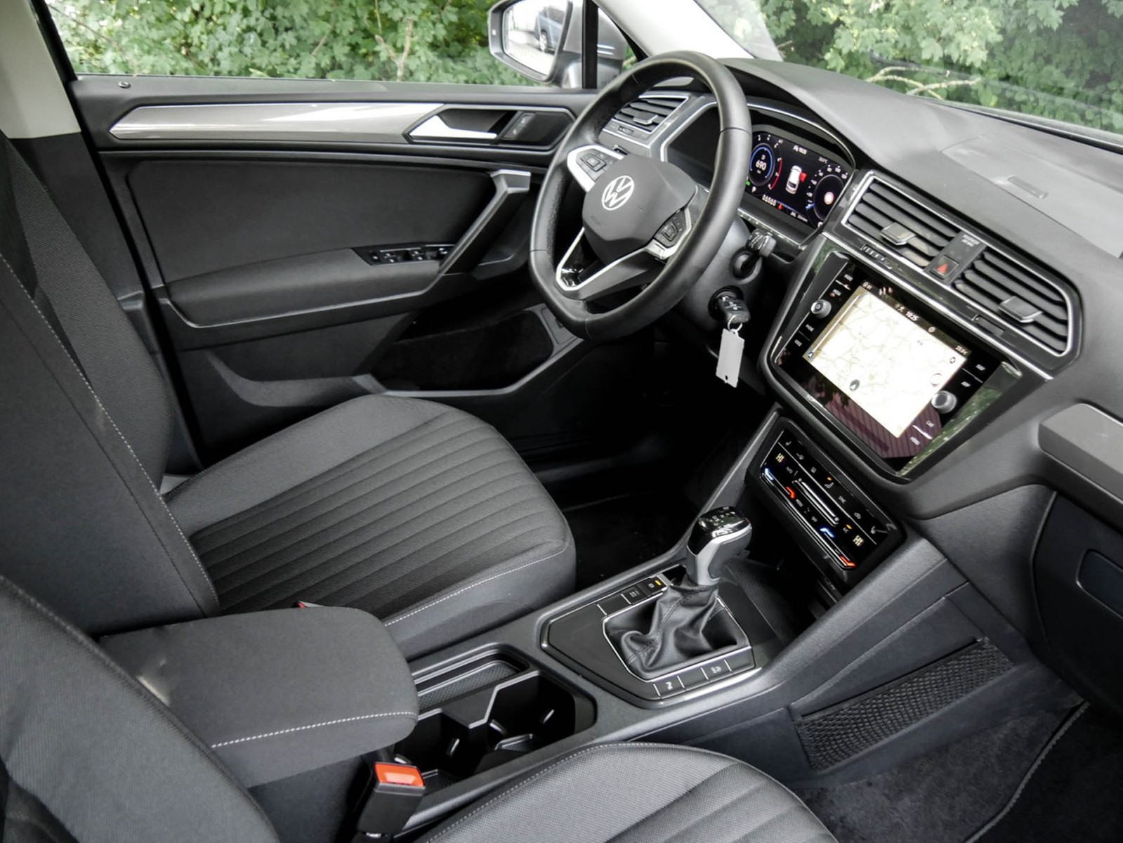 Volkswagen Tiguan Allspace 1.5 LIFE 7SITZE AHK ACC LM18 NAVI
