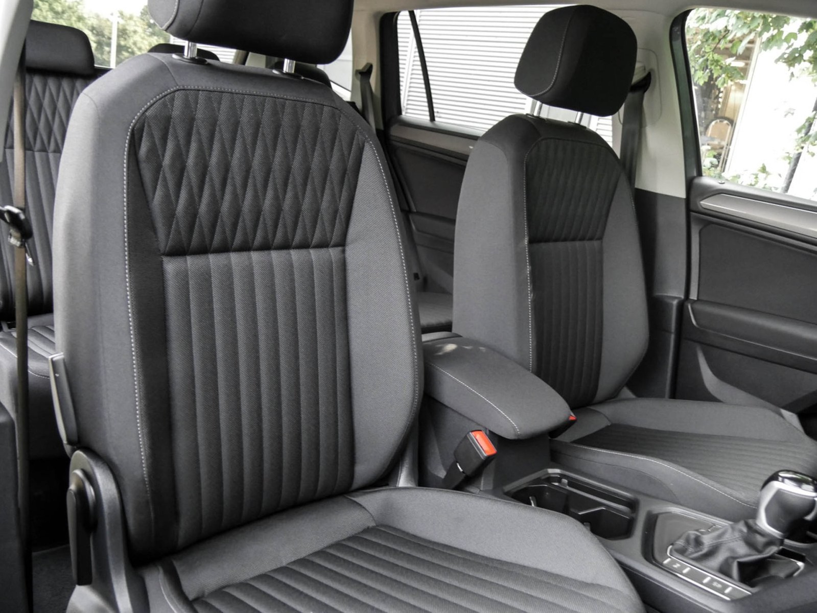 Volkswagen Tiguan Allspace 1.5 LIFE 7SITZE AHK ACC LM18 NAVI