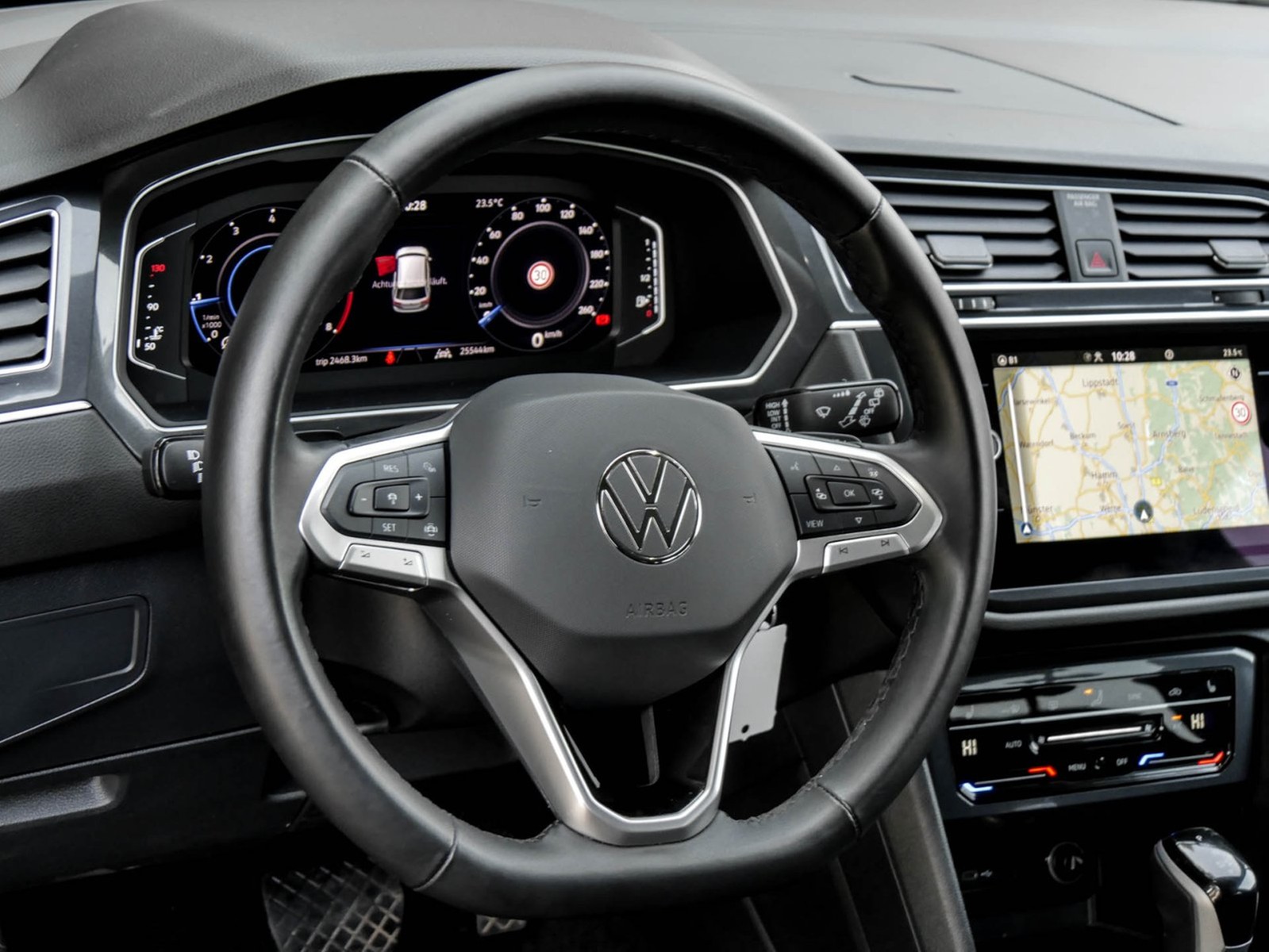 Volkswagen Tiguan Allspace 1.5 LIFE 7SITZE AHK ACC LM18 NAVI