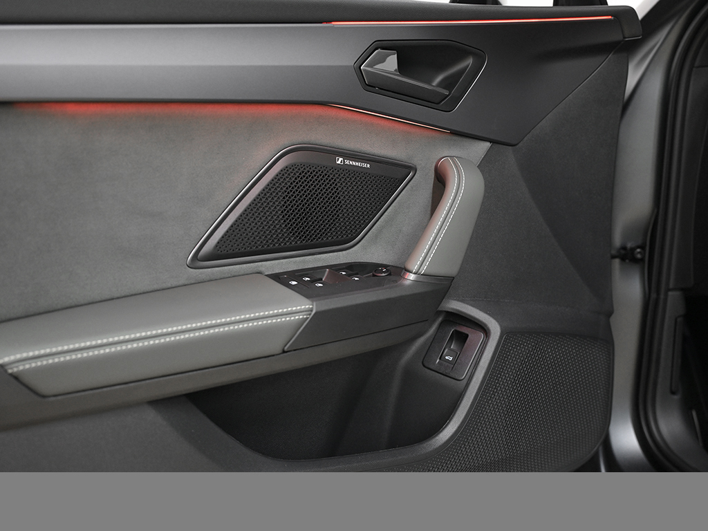 Cupra Leon ST 2.0 VZ DSG 4DRIVE TRIBE EDITION**VOLL**