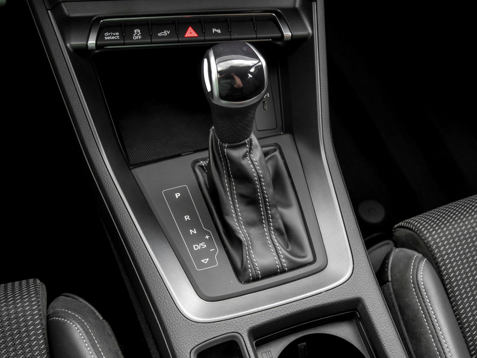 Audi Q3 45 HYBRID S LINE 360°CAM eKLAPPE NAVI+ LM17
