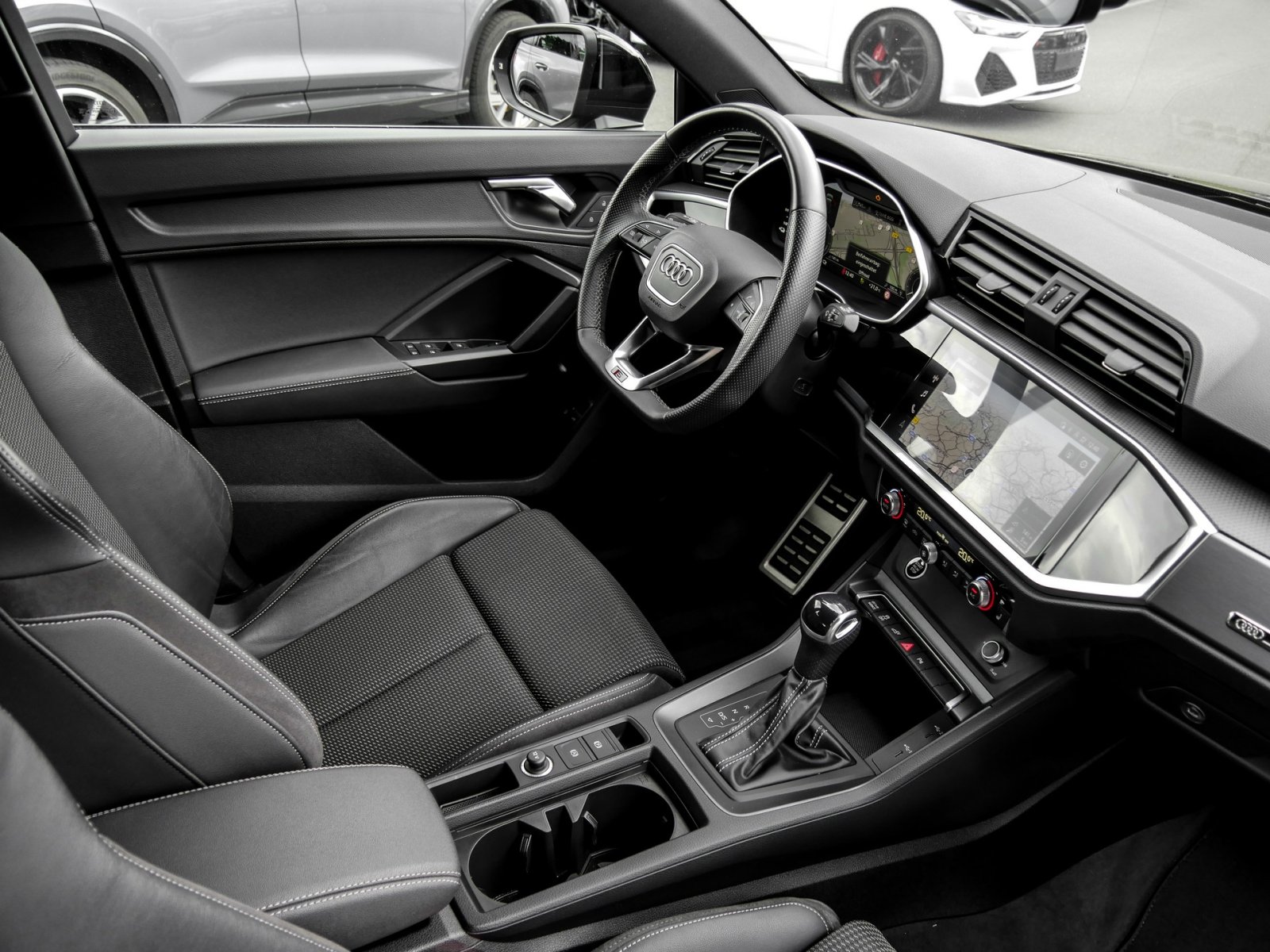 Audi Q3 45 HYBRID S LINE 360°CAM eKLAPPE NAVI+ LM17