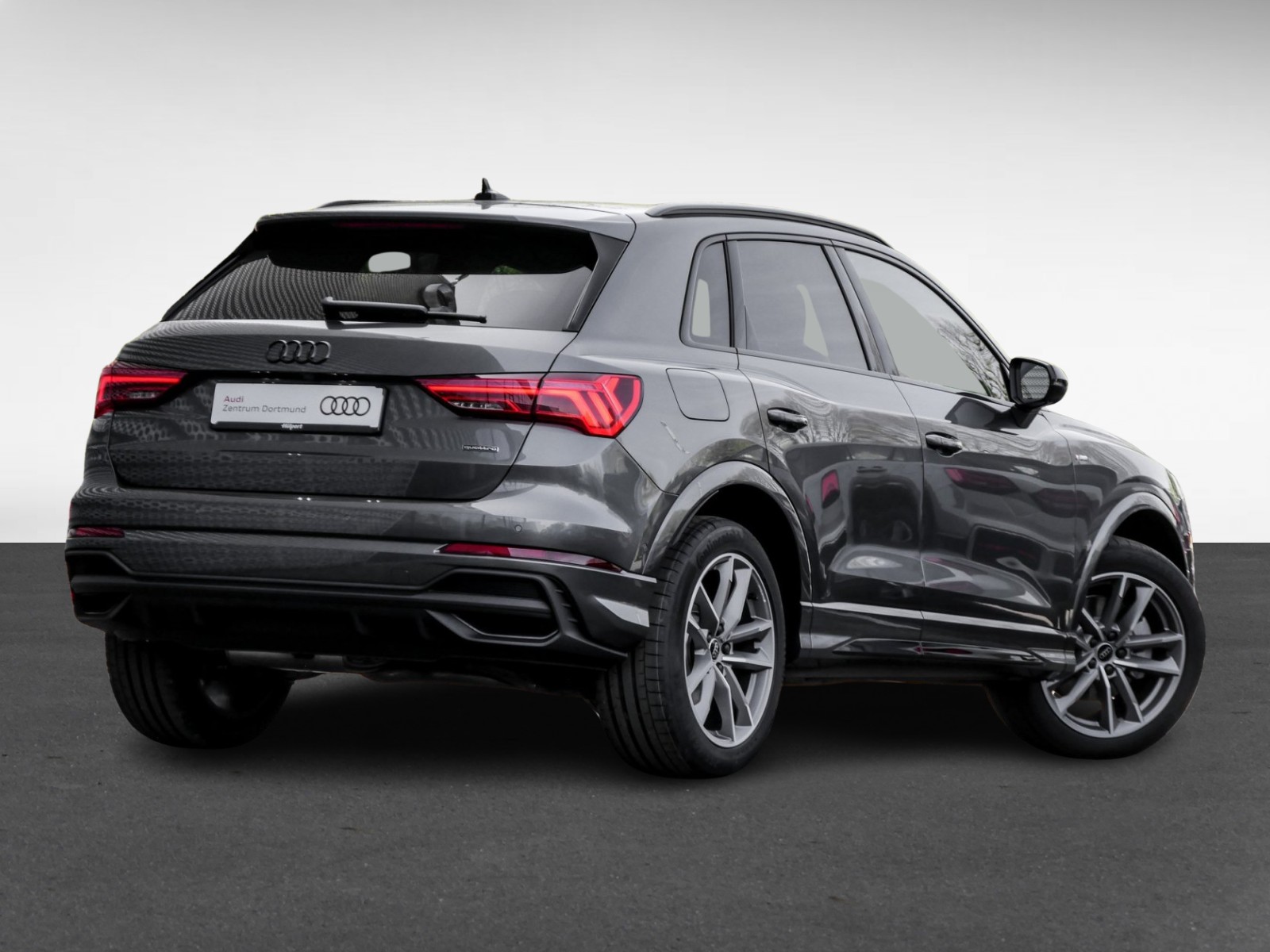 Audi Q3 40 TDI quattro S tronic S Line AHK+Pano+Carbon+SONOS+MatrixLED+
