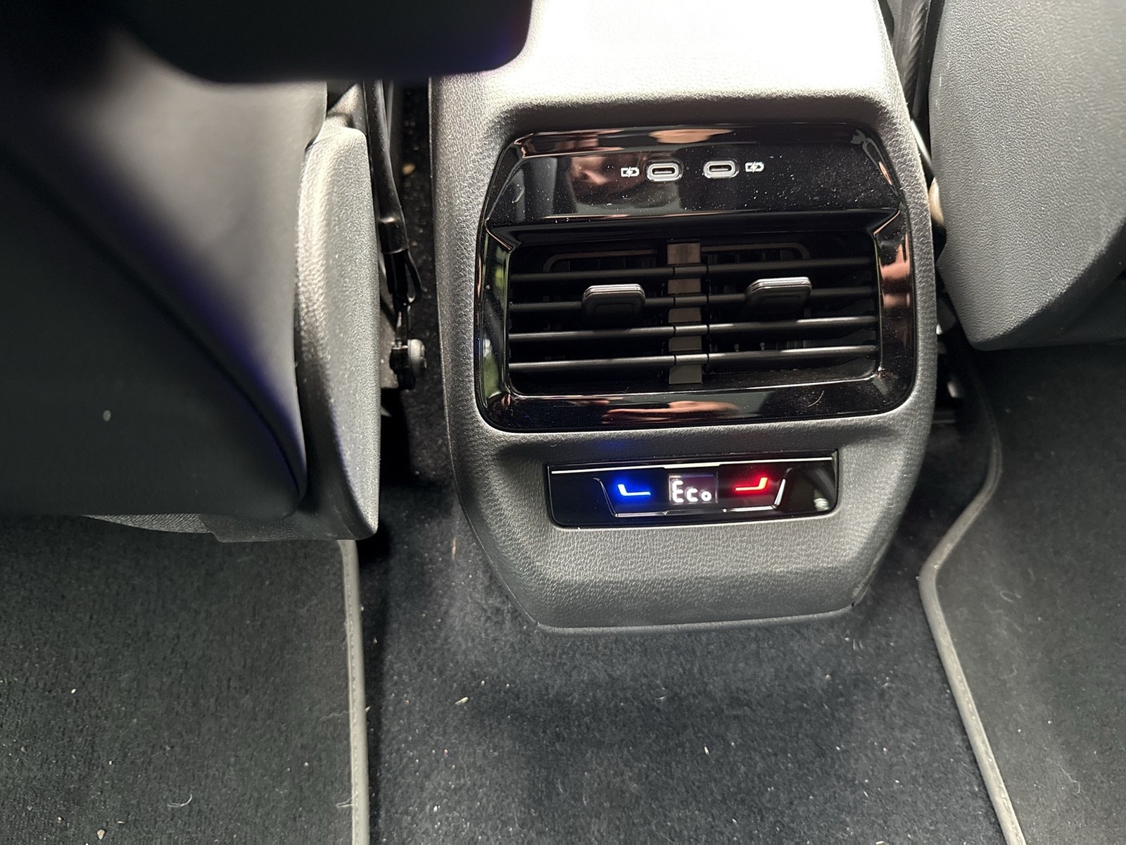 Volkswagen ID.4 GTX 4X4 WÄRMEPUMPE PANO AHK 360CAM ACC LM21