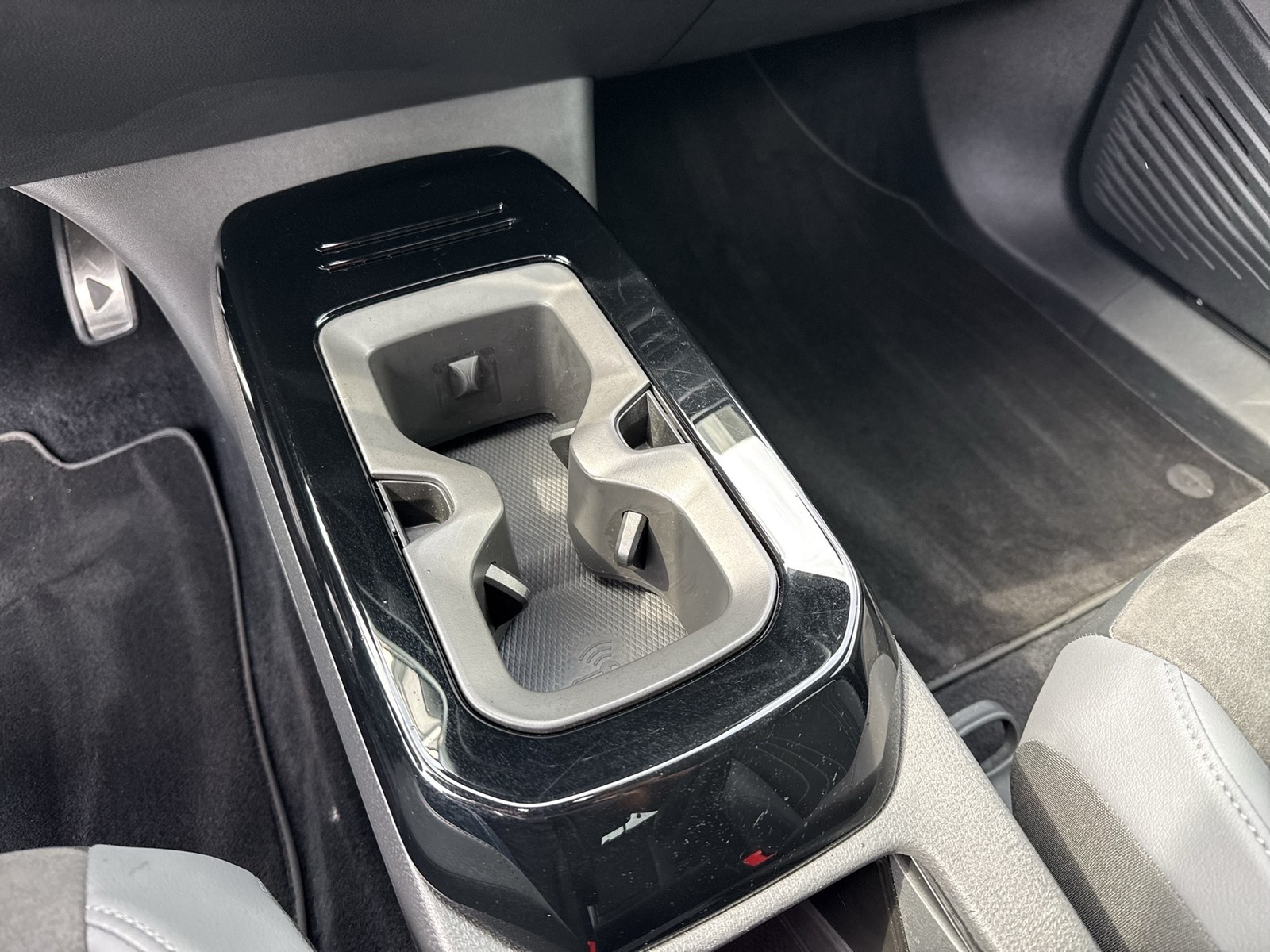Volkswagen ID.5 Pro Performance WÄRMEPUMPE AHK 360°CAM LM21
