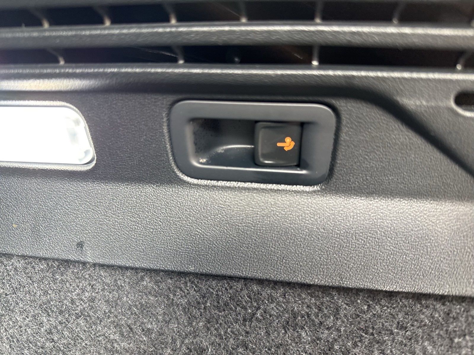 Volkswagen ID.5 Pro Performance WÄRMEPUMPE AHK 360°CAM LM21