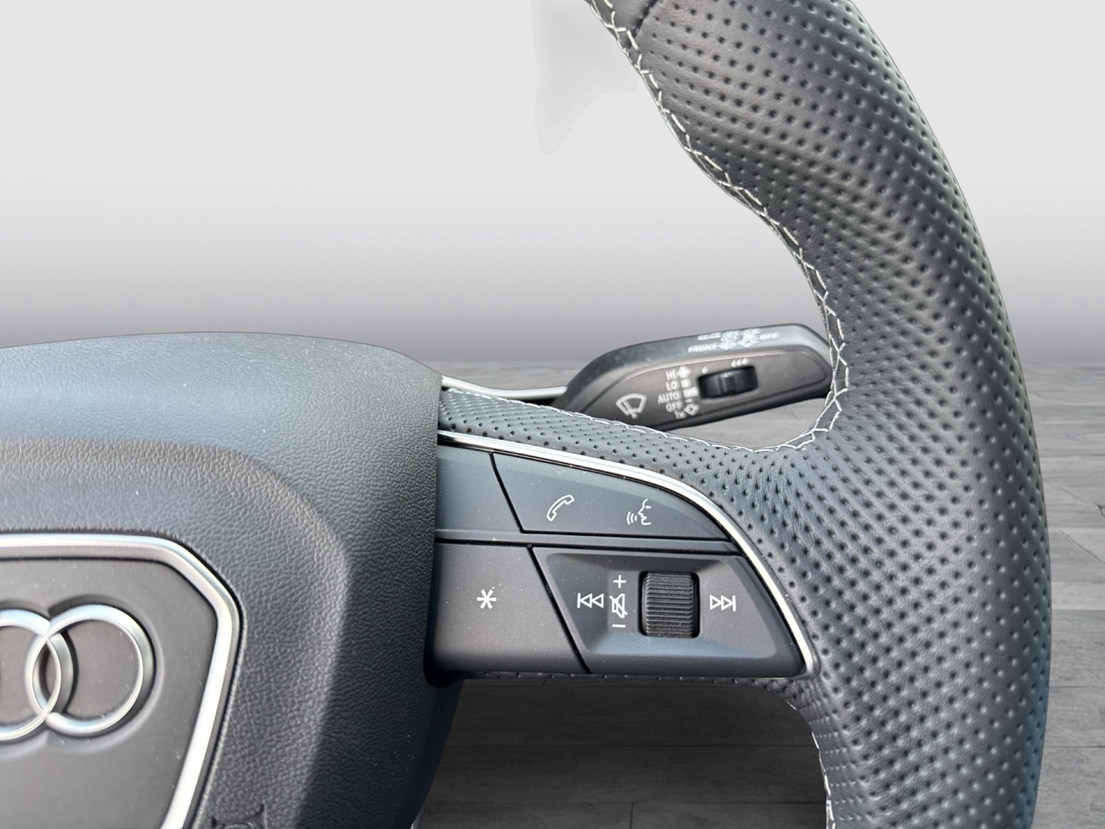 Audi Q3 40 quattro S LINE STANDHZ. AHK 360°CAM LM20