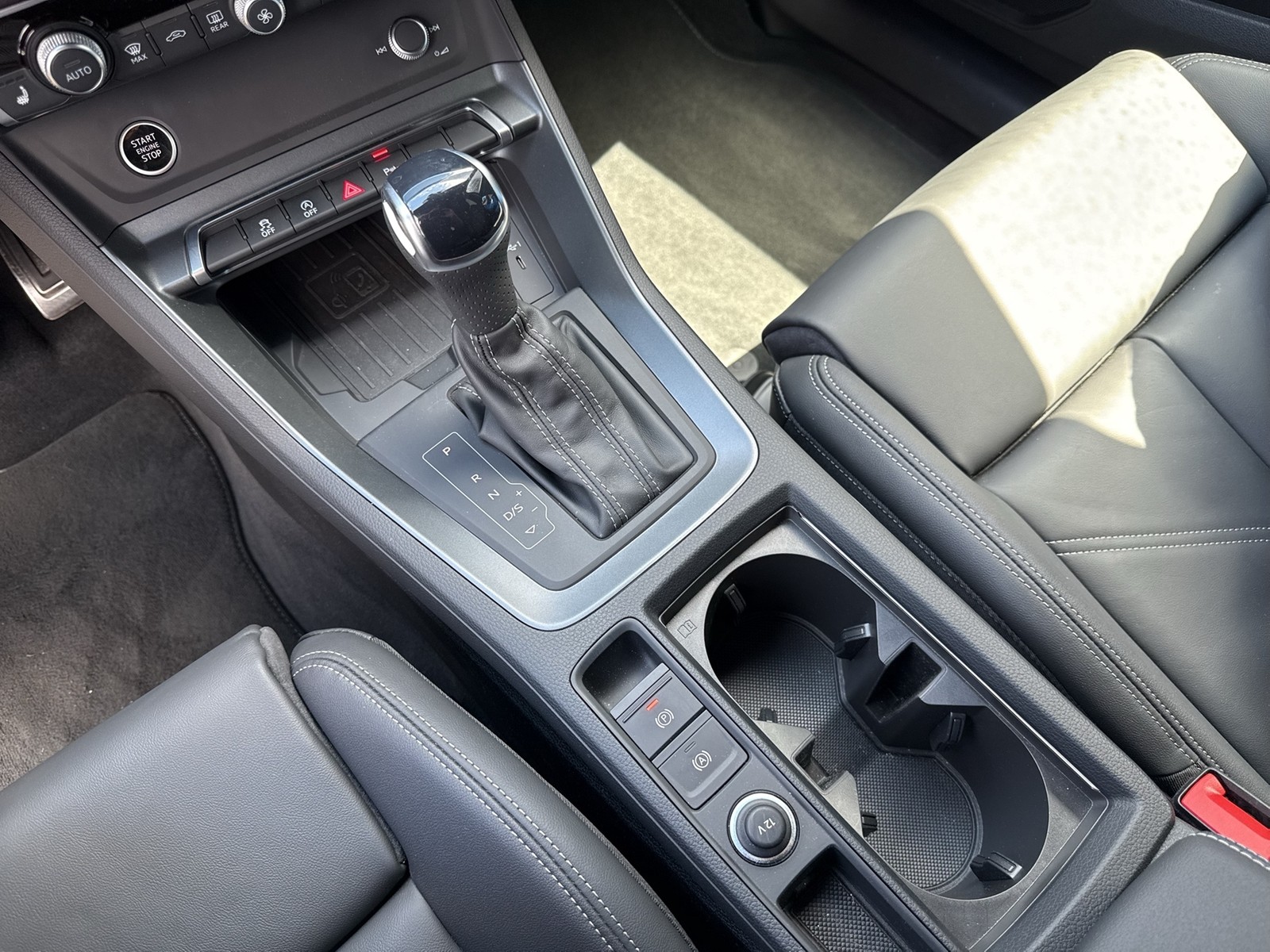 Audi Q3 40 quattro S LINE STANDHZ. AHK 360°CAM LM20