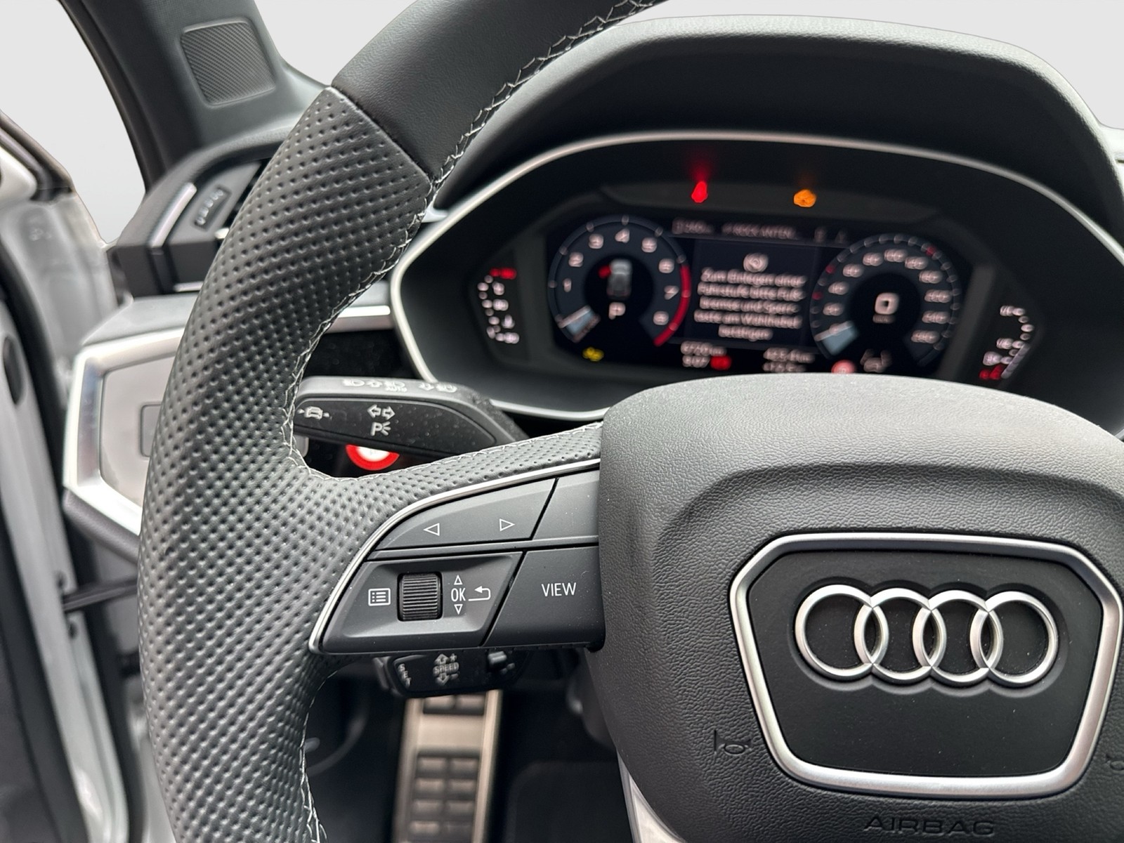 Audi Q3 40 quattro S LINE STANDHZ. AHK 360°CAM LM20