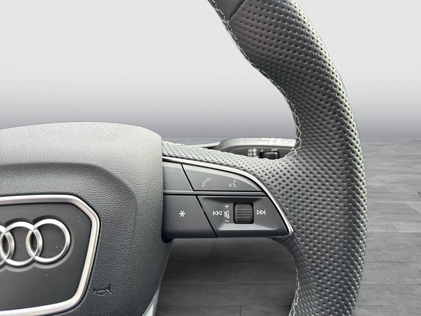 Audi Q3 40 quattro S LINE STANDHZ. AHK 360°CAM LM20