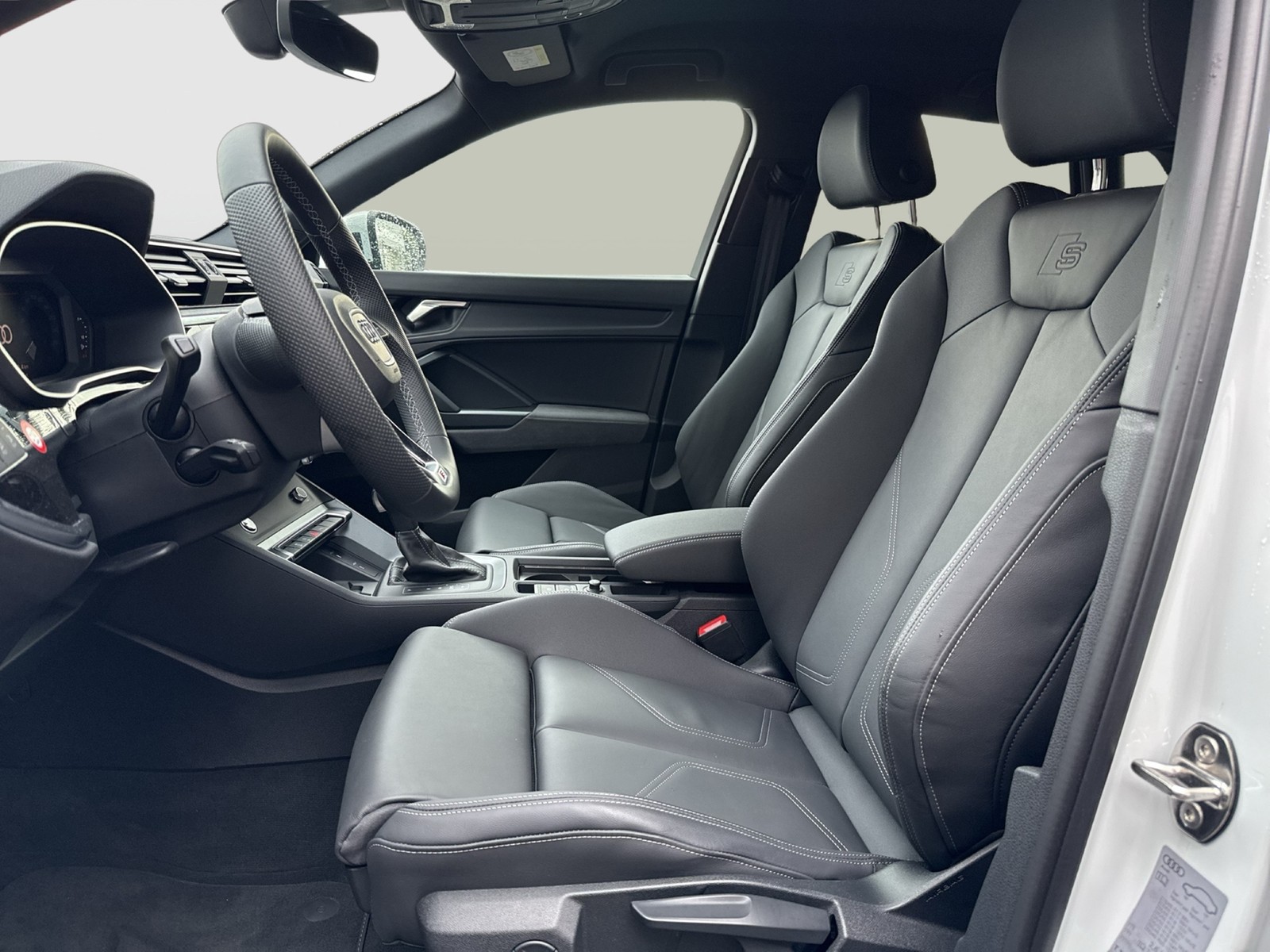 Audi Q3 40 quattro S LINE STANDHZ. AHK 360°CAM LM20