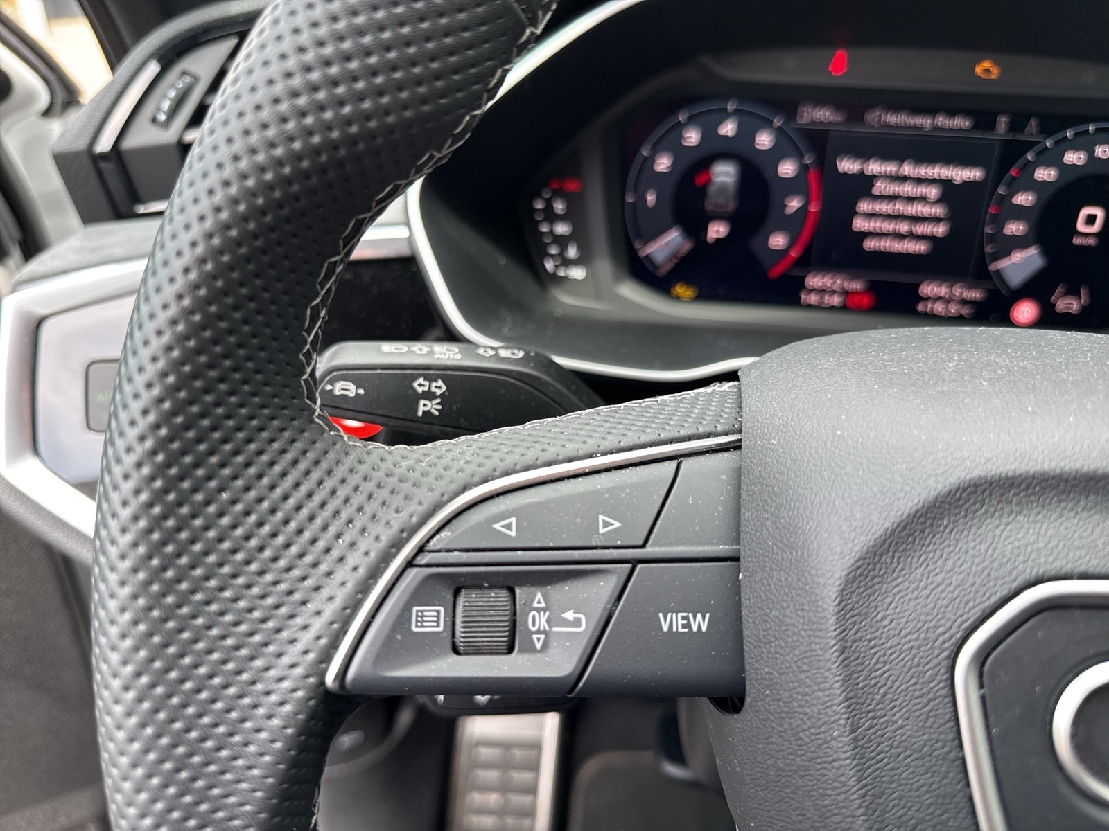Audi Q3 40 quattro S LINE STANDHZ. AHK 360°CAM LM20