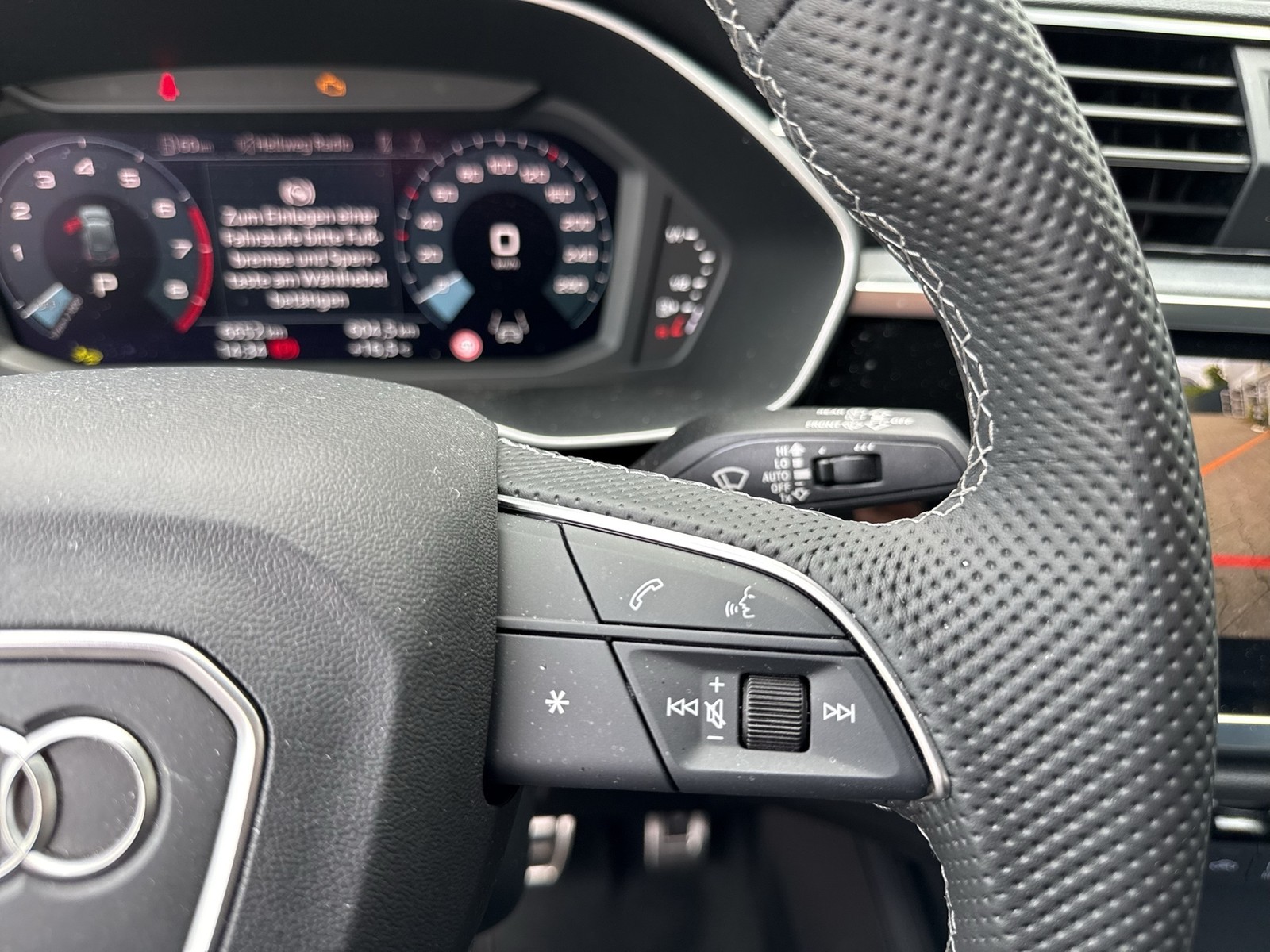 Audi Q3 40 quattro S LINE STANDHZ. AHK 360°CAM LM20