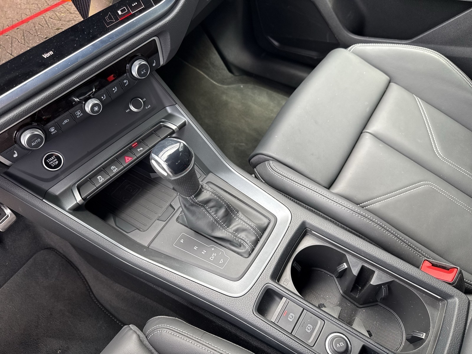 Audi Q3 40 quattro S LINE STANDHZ. AHK 360°CAM LM20