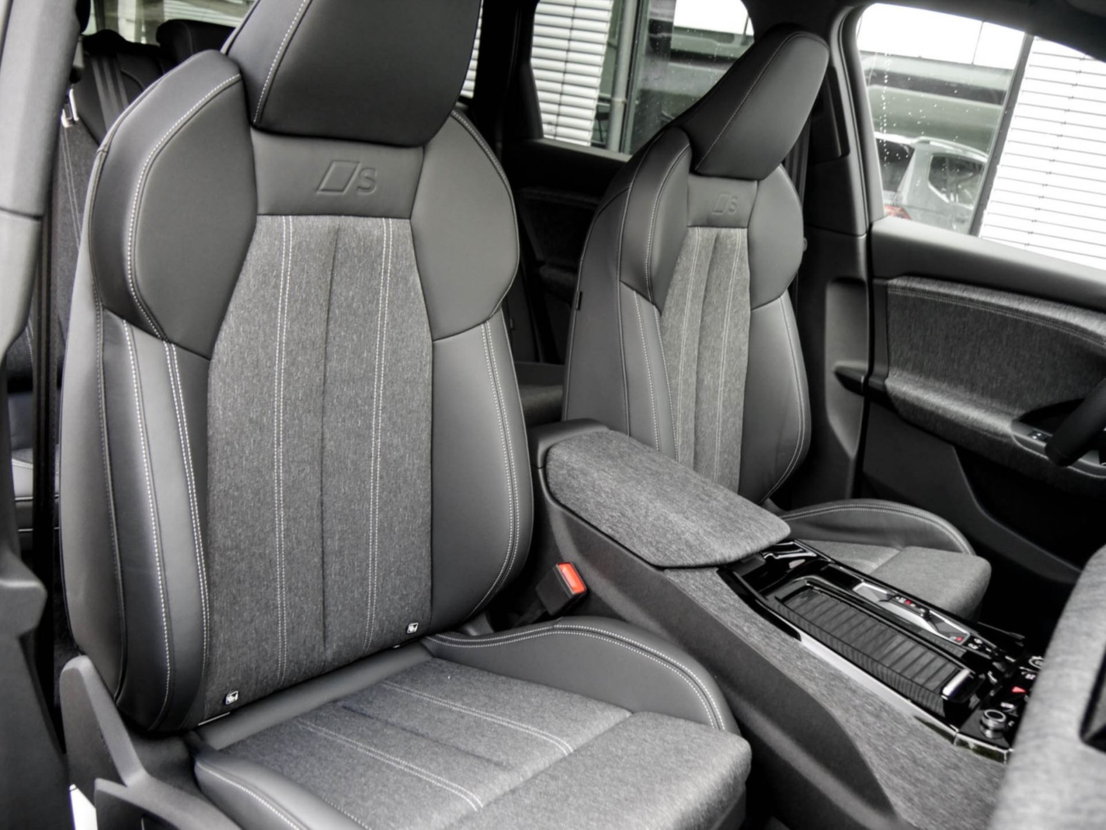 Audi Q6 e-tron performance S LINE edition one grey 21Z