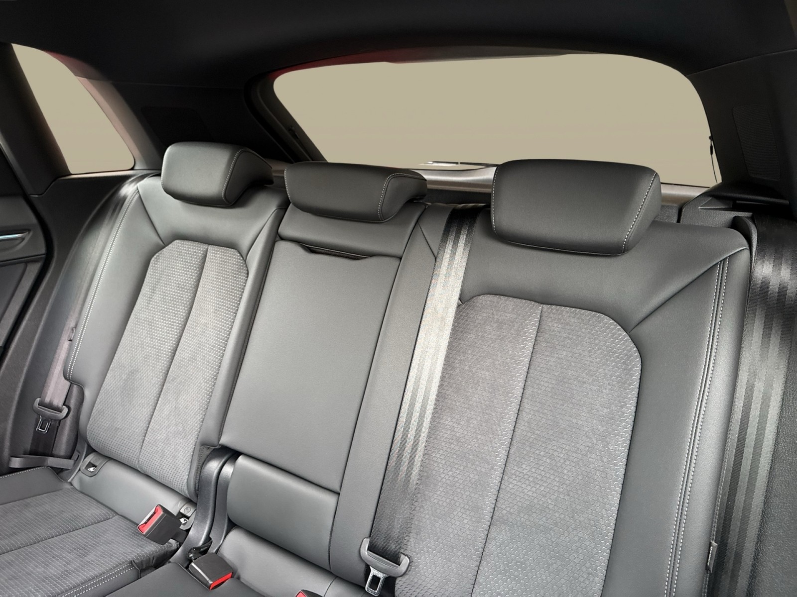 Audi Q3 45 quattro S LINE BLACKPAK SONOS AHK 360°CAM