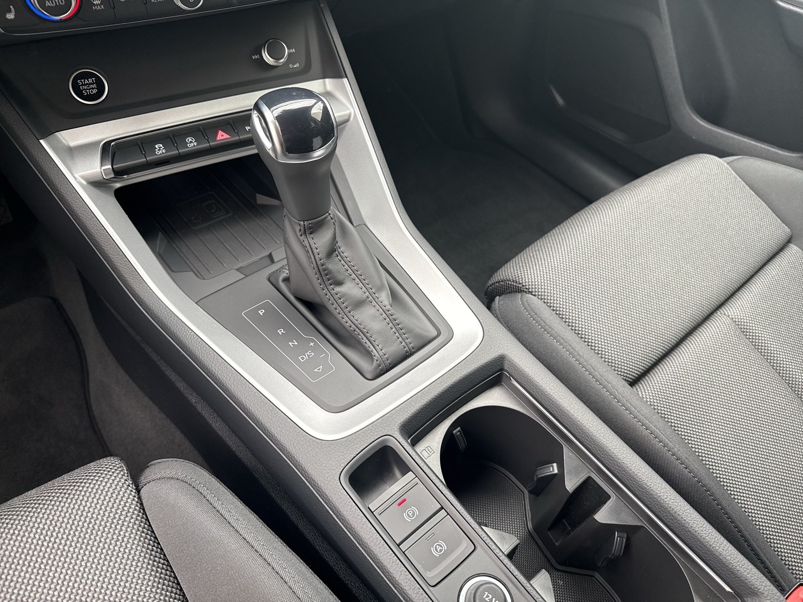 Audi Q3 35 S LINE AHK CAM ACC LM19 E-KLAPPE NAVI+