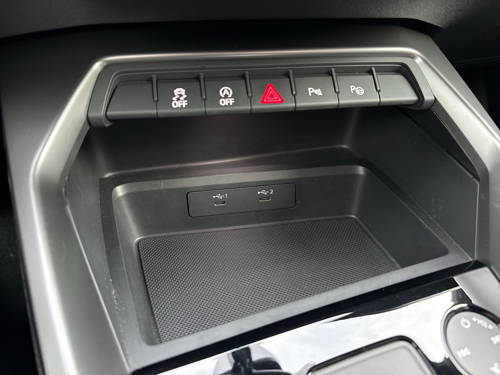 Audi A3 35 advanced BLACKPAK CAM LM18 NAVI+ SITZHEIZ.