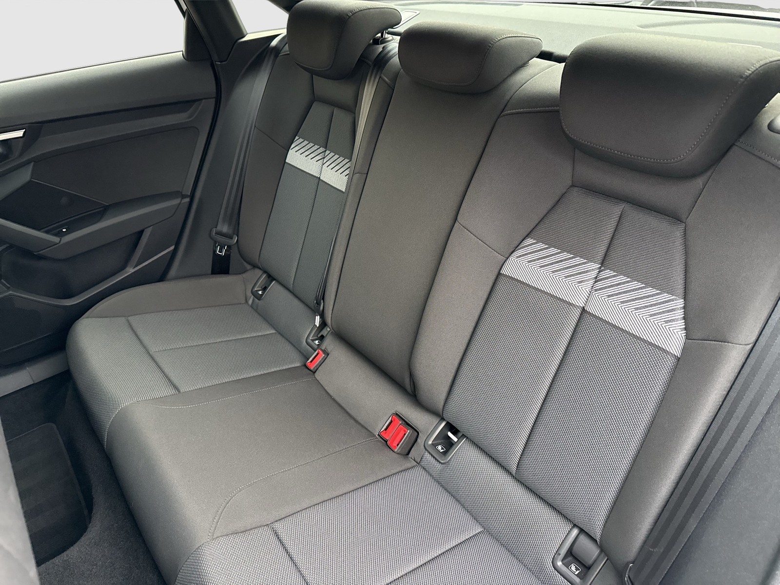 Audi A3 35 advanced BLACKPAK CAM LM18 NAVI+ SITZHEIZ.