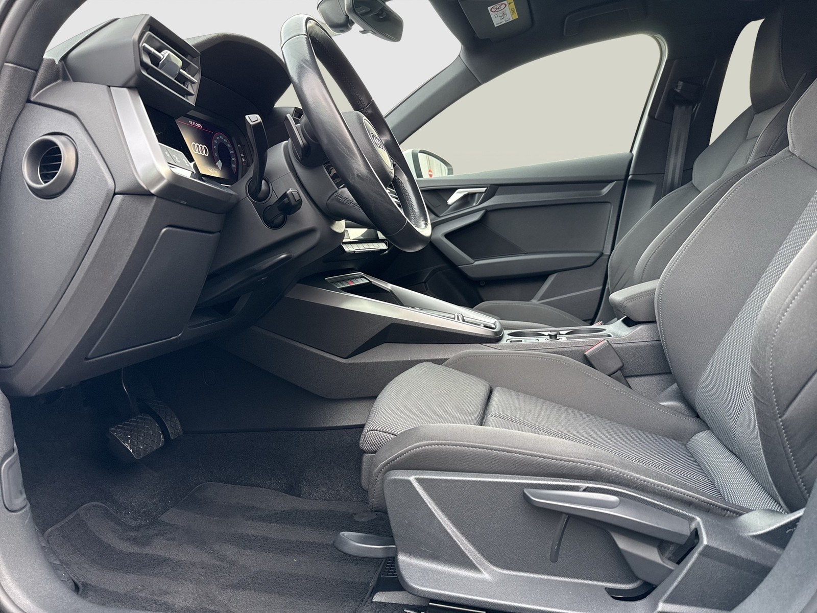 Audi A3 35 advanced BLACKPAK CAM LM18 NAVI+ SITZHEIZ.