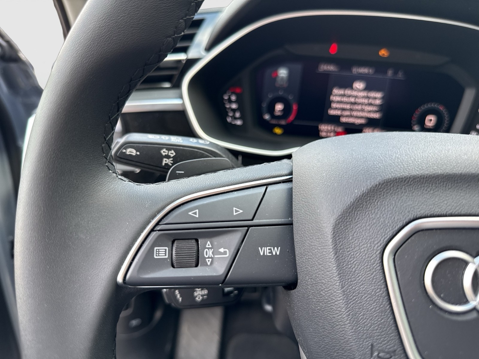 Audi Q3 35 CAM ACC E-KLAPPE NAVI+ LM17 CARPLAY SITZHZ