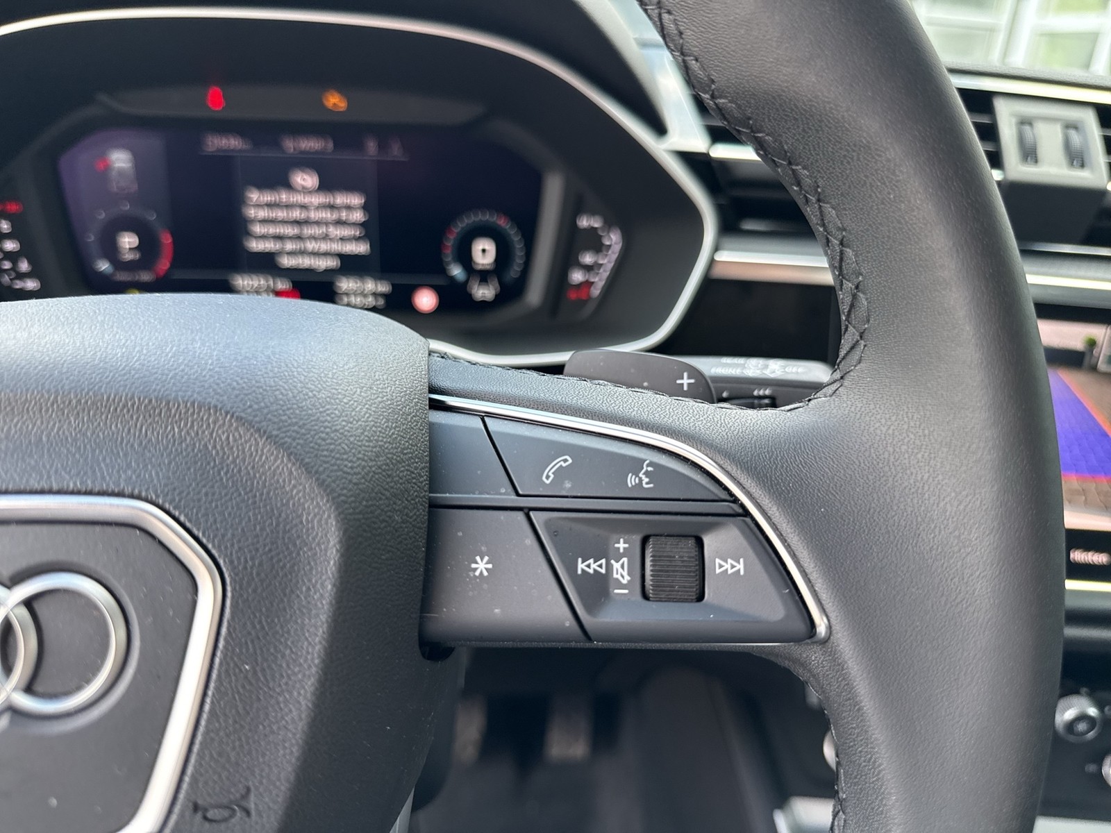 Audi Q3 35 CAM ACC E-KLAPPE NAVI+ LM17 CARPLAY SITZHZ