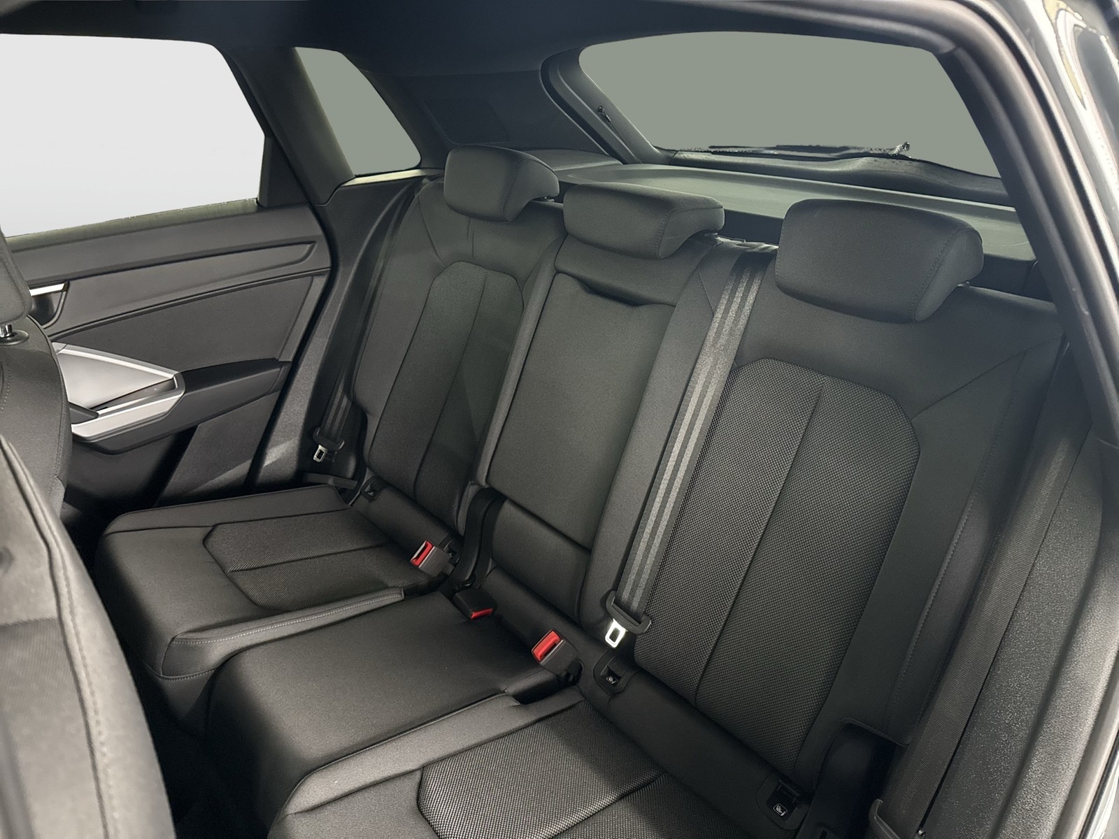 Audi Q3 35 TFSI S tronic advanced LED+Sportsitze+AHK+Optikpaket+Kamera+