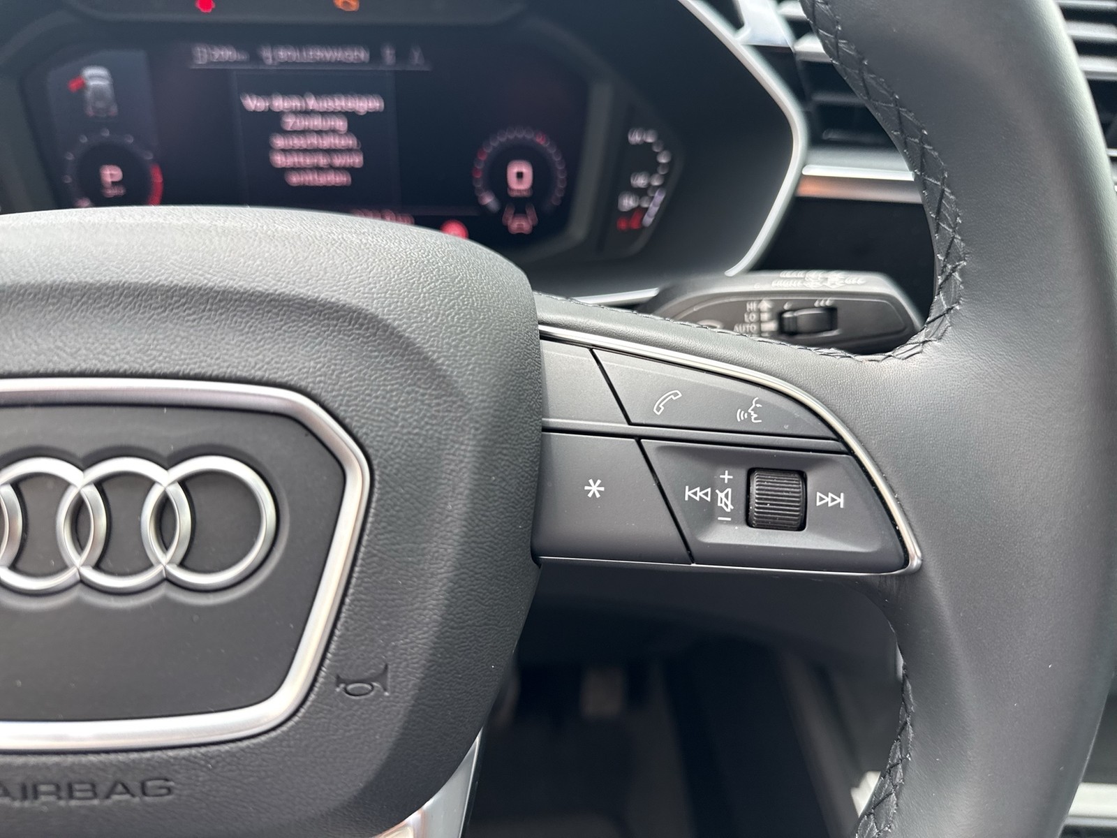 Audi Q3 35 advanced AHK ACC LM18 E-KLAPPE NAVI+