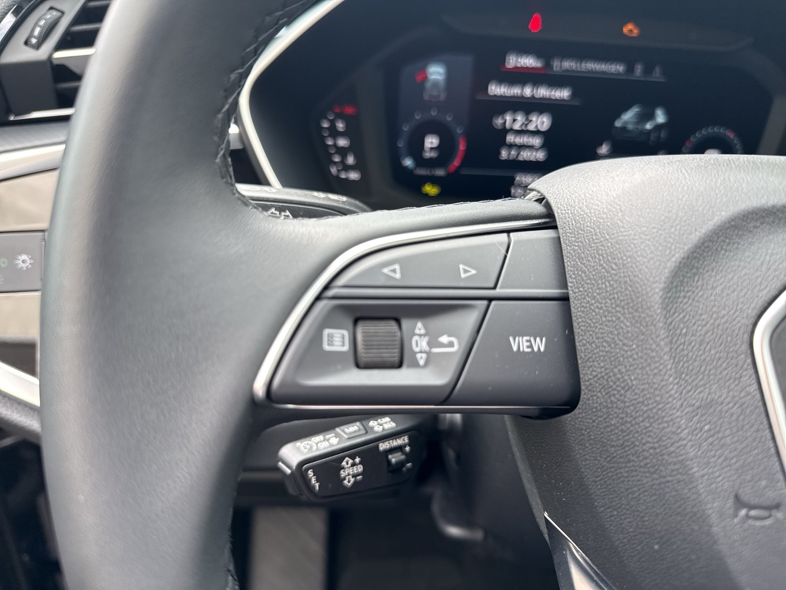Audi Q3 35 advanced AHK ACC LM18 E-KLAPPE NAVI+