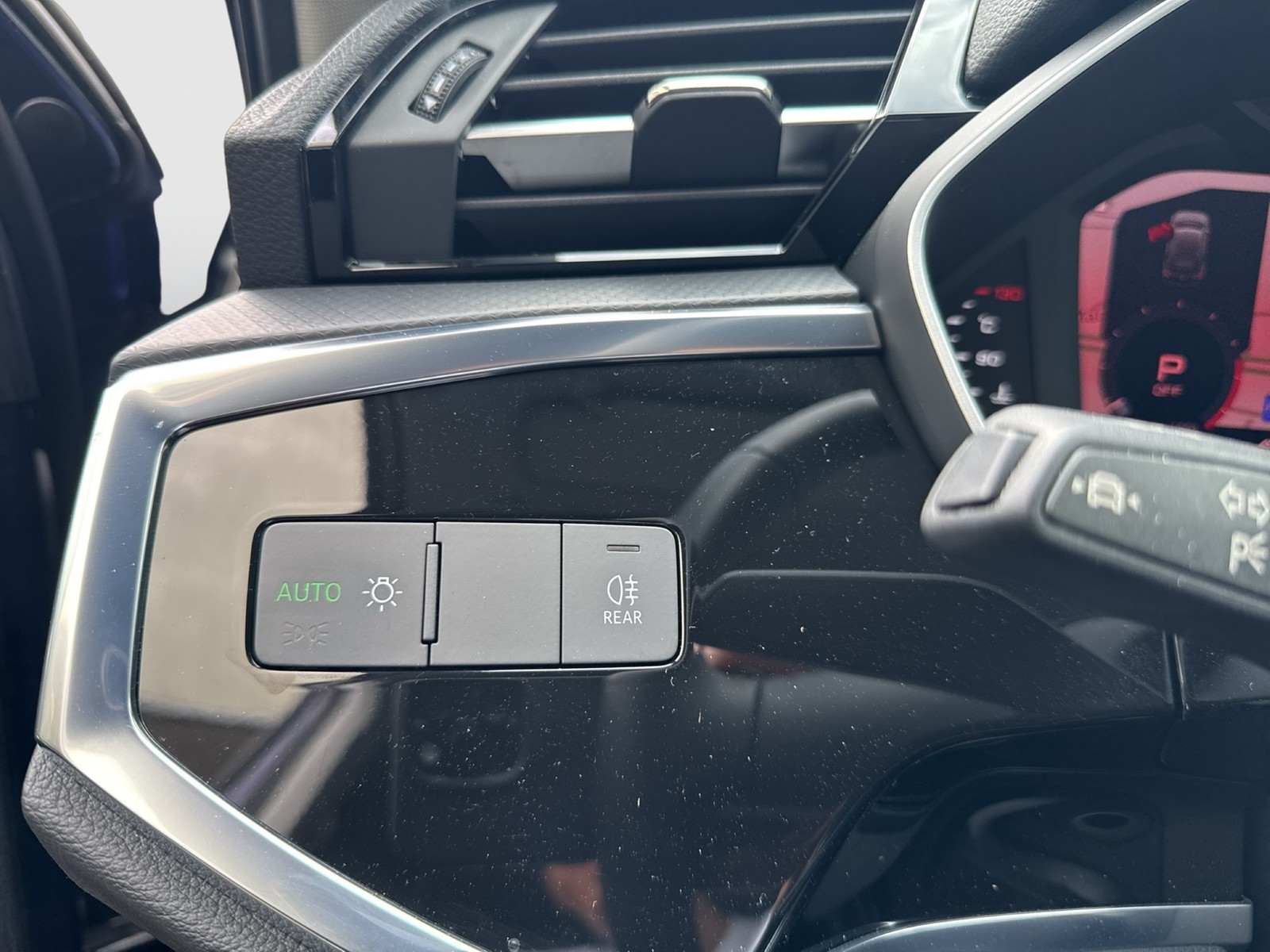 Audi Q3 35 advanced AHK ACC LM18 E-KLAPPE NAVI+