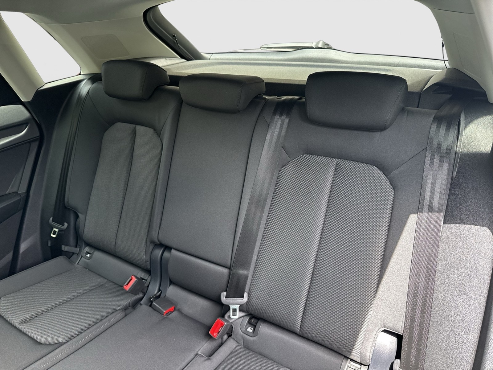 Audi Q3 35 advanced AHK ACC LM18 E-KLAPPE NAVI+