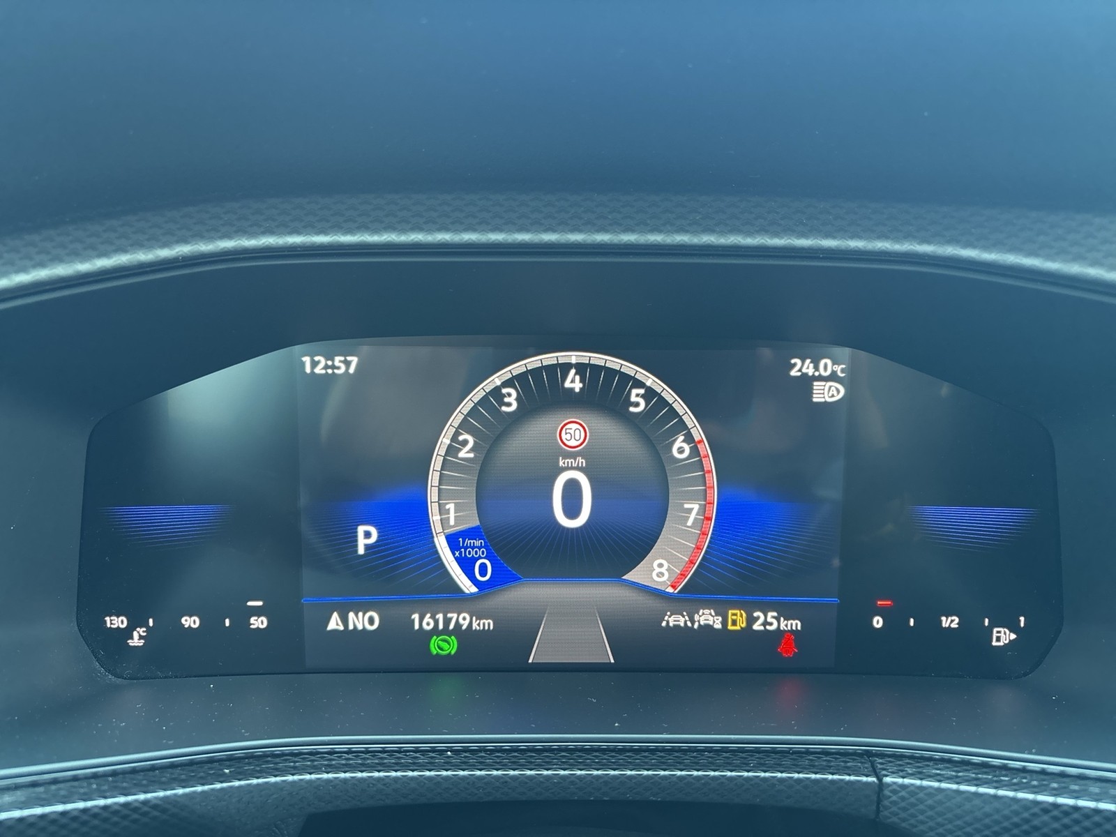 Volkswagen T-Cross 1.5 LIFE AHK ACC NAVI CARPLAY ALU SITZHZ