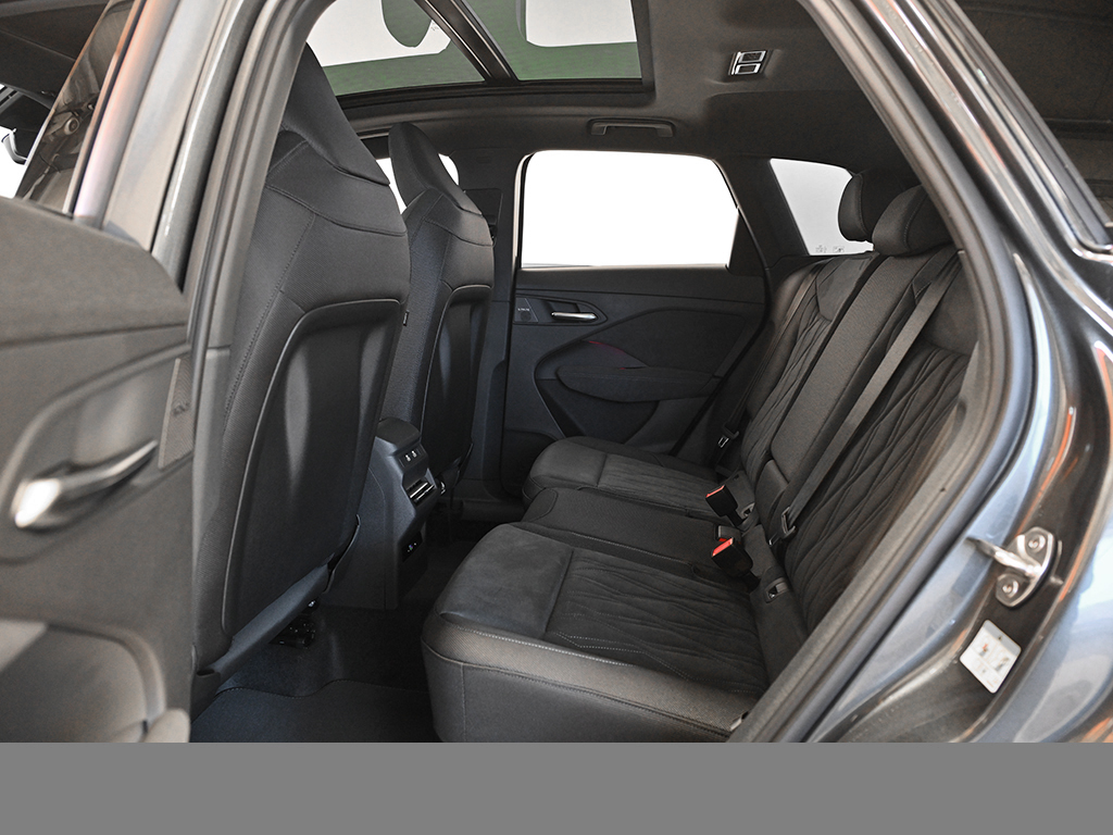 Audi Q3 e-hybrid S tronic S Line AHK+PANO+MATRIX+MMIPRO