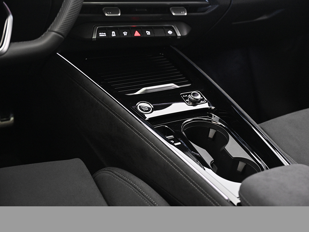 Audi Q3 e-hybrid S tronic S Line AHK+PANO+MATRIX+MMIPRO