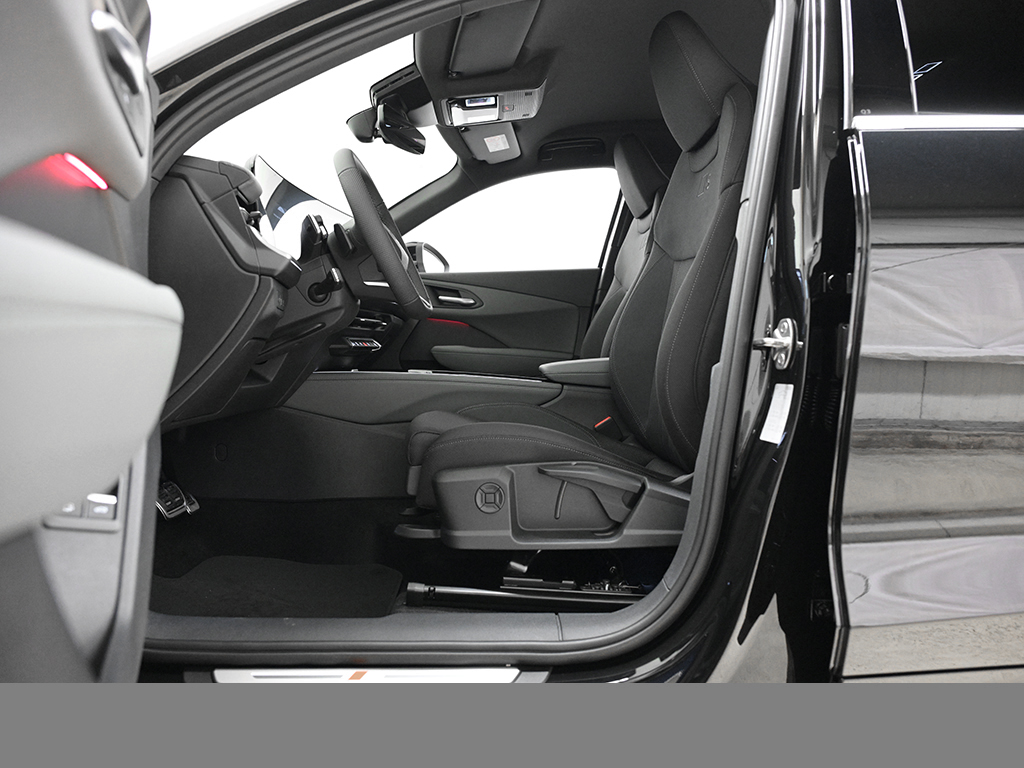 Audi Q3 e-hybrid S tronic S Line TechPaket+Sonnenschutzverglasung+AHK